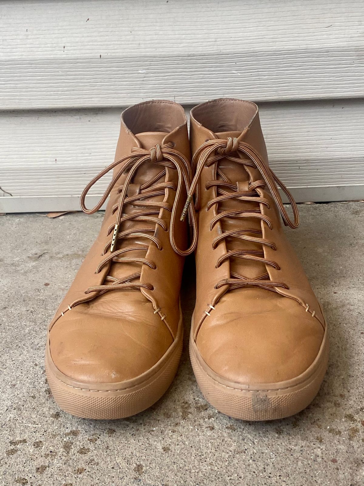 Photo by blytle on November 5, 2022 of the Thursday Premier High Top in Natural Vachetta.