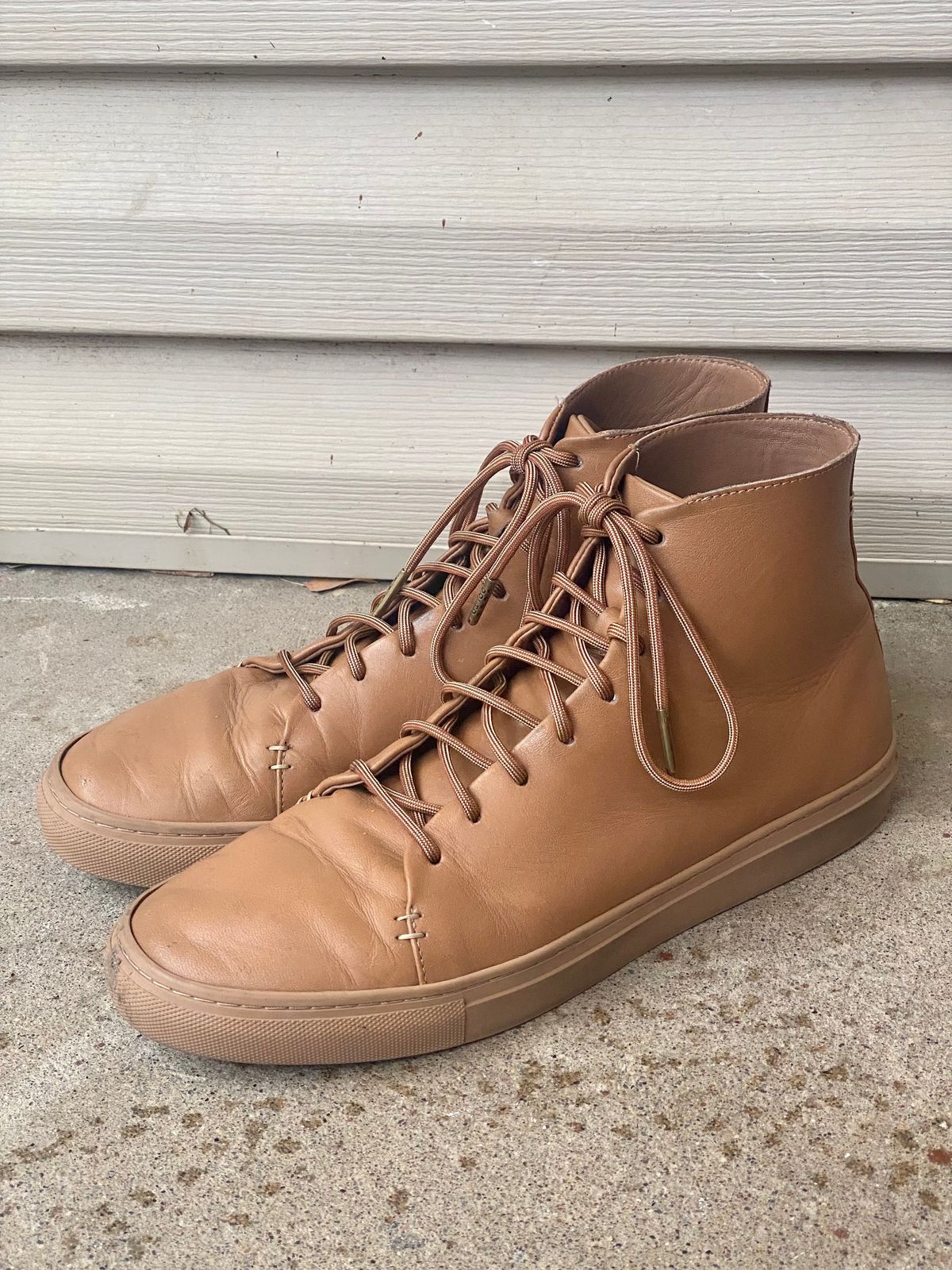 Photo by blytle on November 5, 2022 of the Thursday Premier High Top in Natural Vachetta.