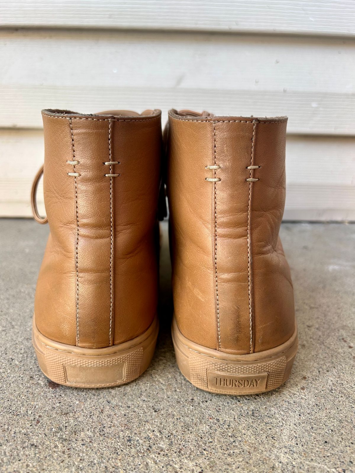 Photo by blytle on December 2, 2022 of the Thursday Premier High Top in Natural Vachetta.