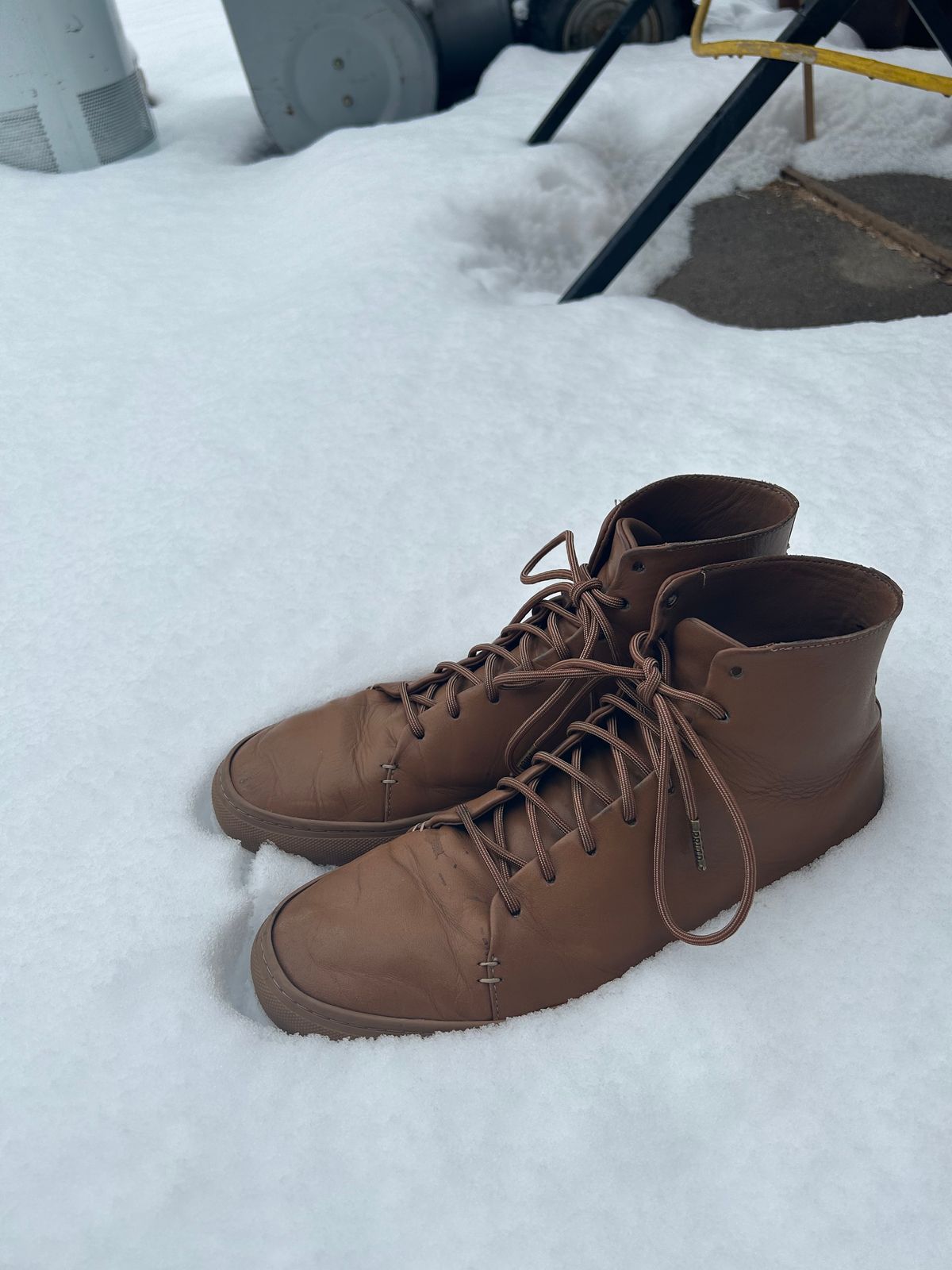 Photo by blytle on February 5, 2023 of the Thursday Premier High Top in Natural Vachetta.