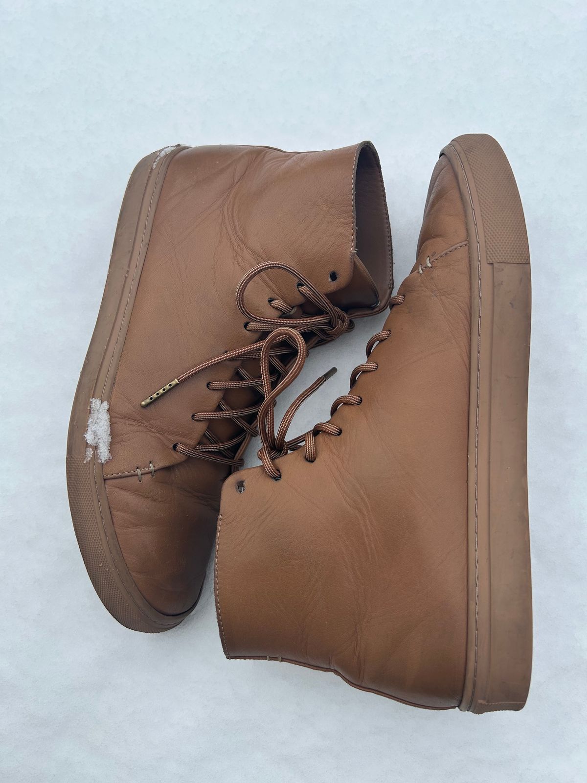 Photo by blytle on February 5, 2023 of the Thursday Premier High Top in Natural Vachetta.