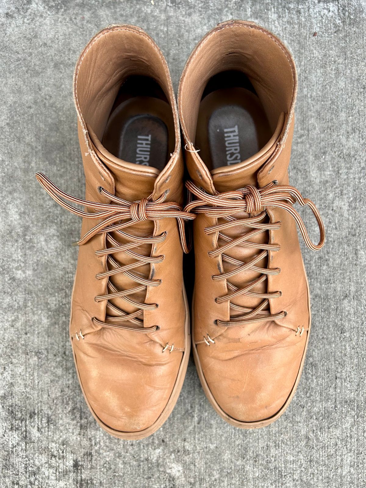 Photo by blytle on March 6, 2023 of the Thursday Premier High Top in Natural Vachetta.