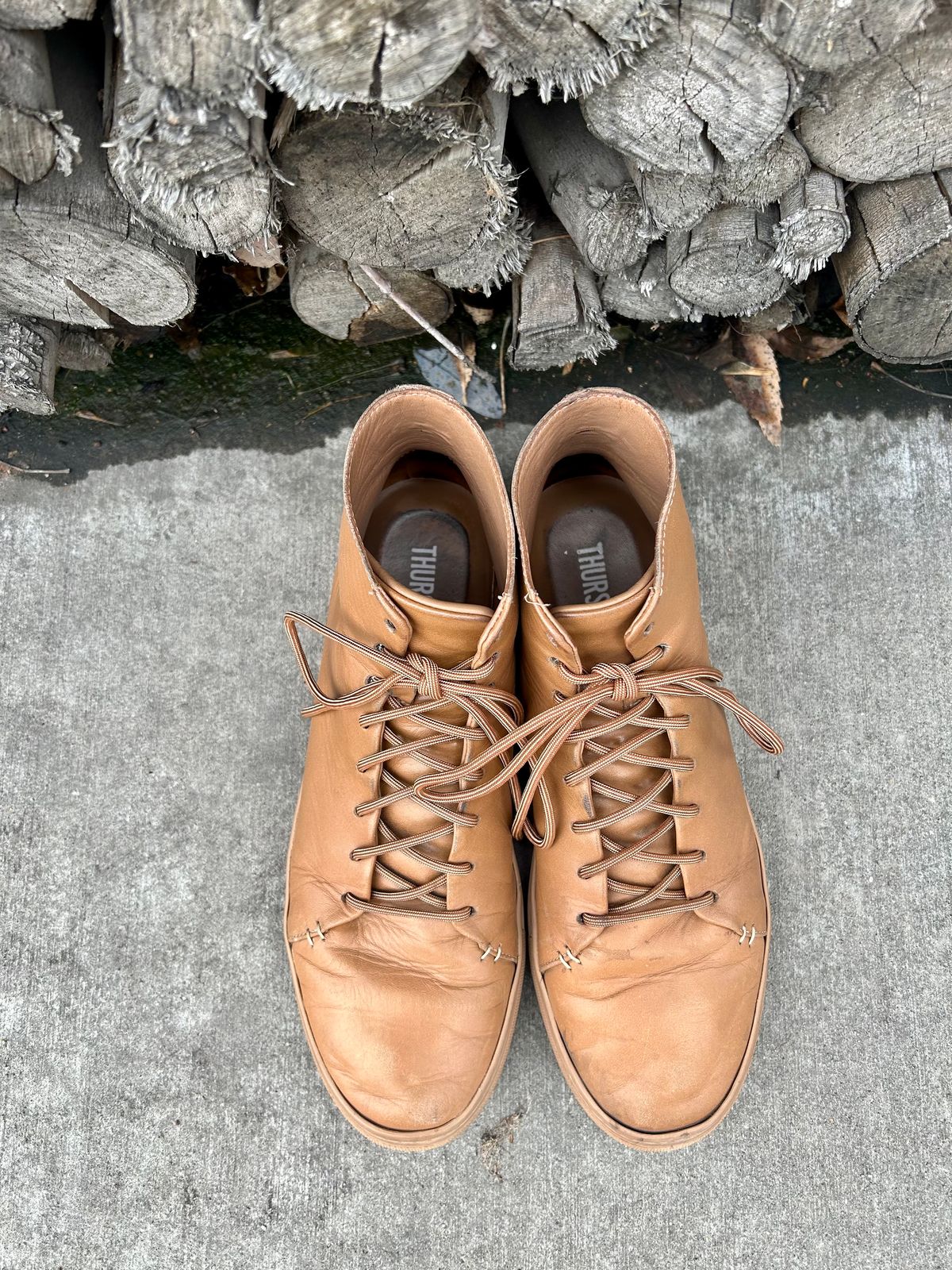 Photo by blytle on April 5, 2023 of the Thursday Premier High Top in Natural Vachetta.