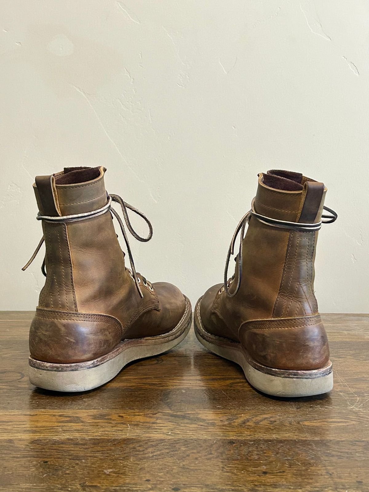 Photo by blytle on February 5, 2024 of the Nicks Traveler in Horween Orange Predator.