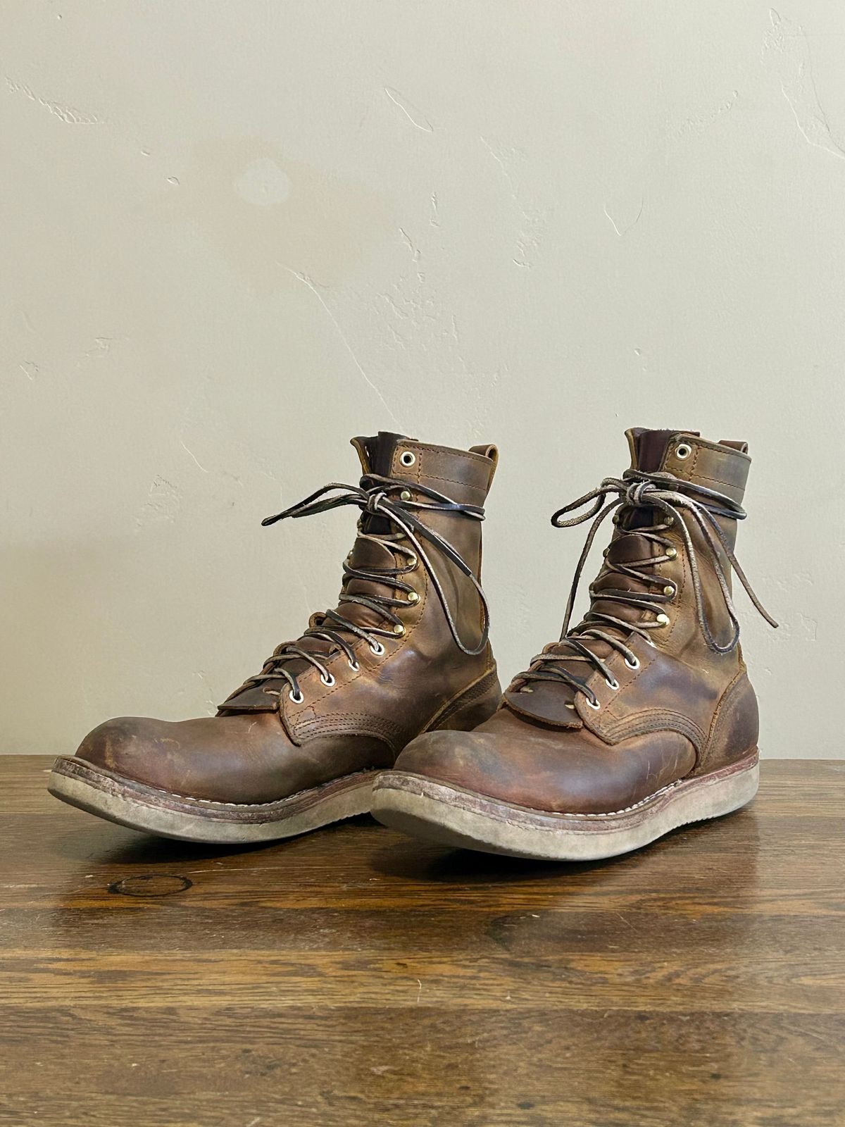 Photo by blytle on February 5, 2024 of the Nicks Traveler in Horween Orange Predator.