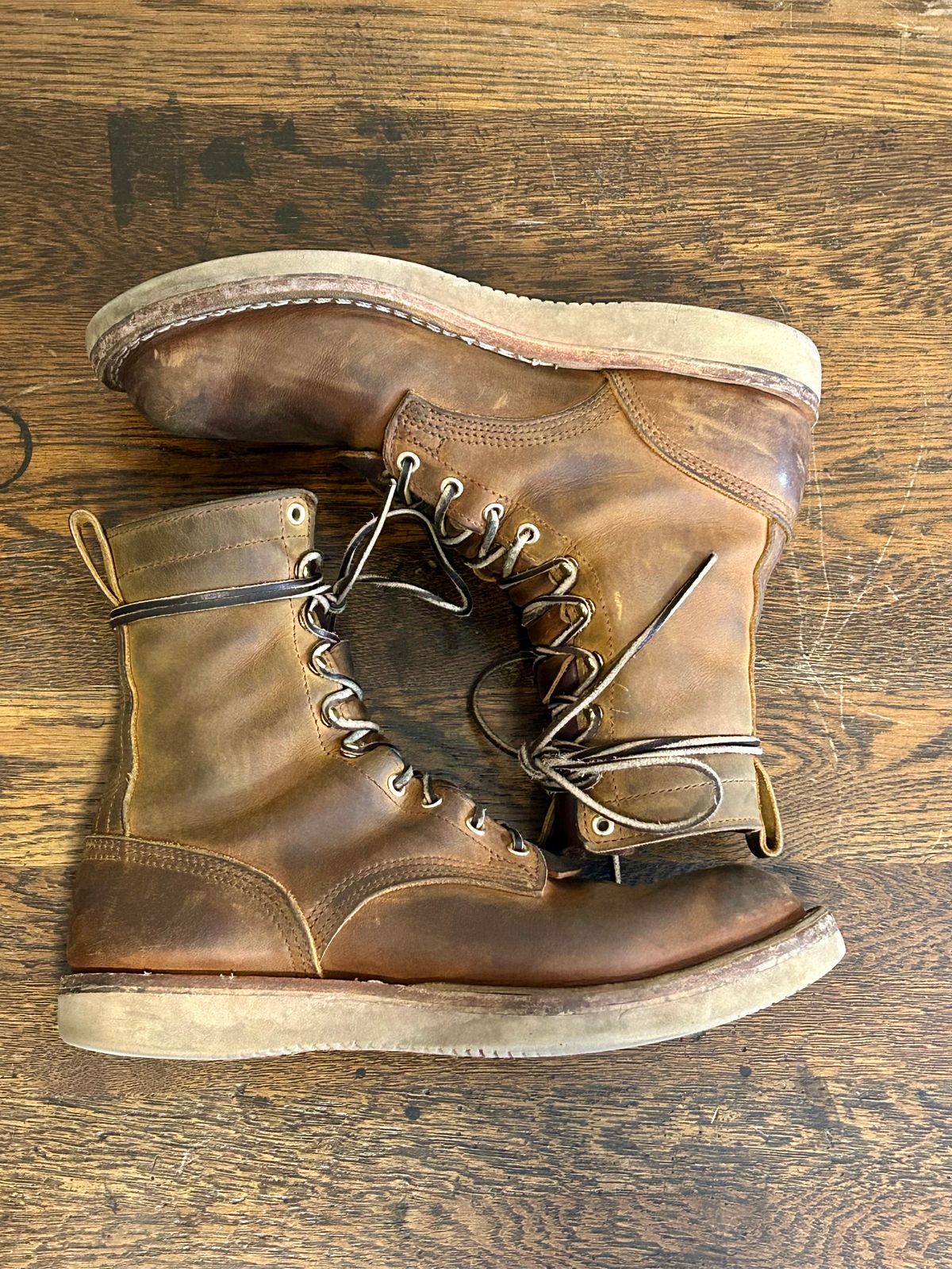 Photo by blytle on February 5, 2024 of the Nicks Traveler in Horween Orange Predator.