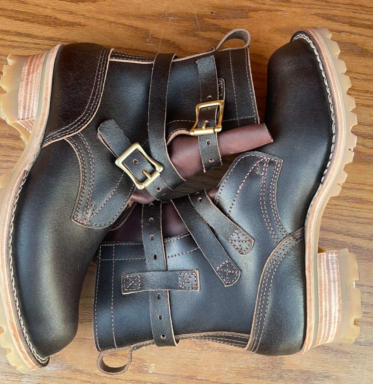 Photo by staceydude on October 2, 2023 of the Nicks TankerPro in Horween Brown Waxed Flesh.