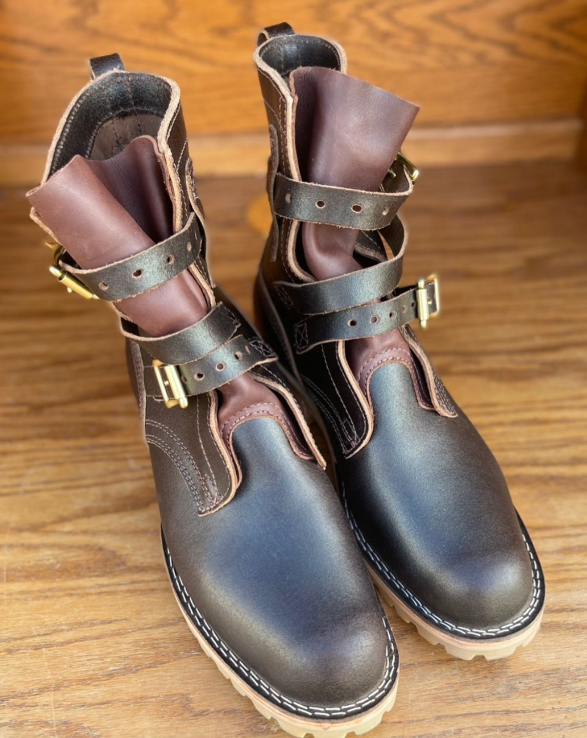 Photo by staceydude on October 2, 2023 of the Nicks TankerPro in Horween Brown Waxed Flesh.