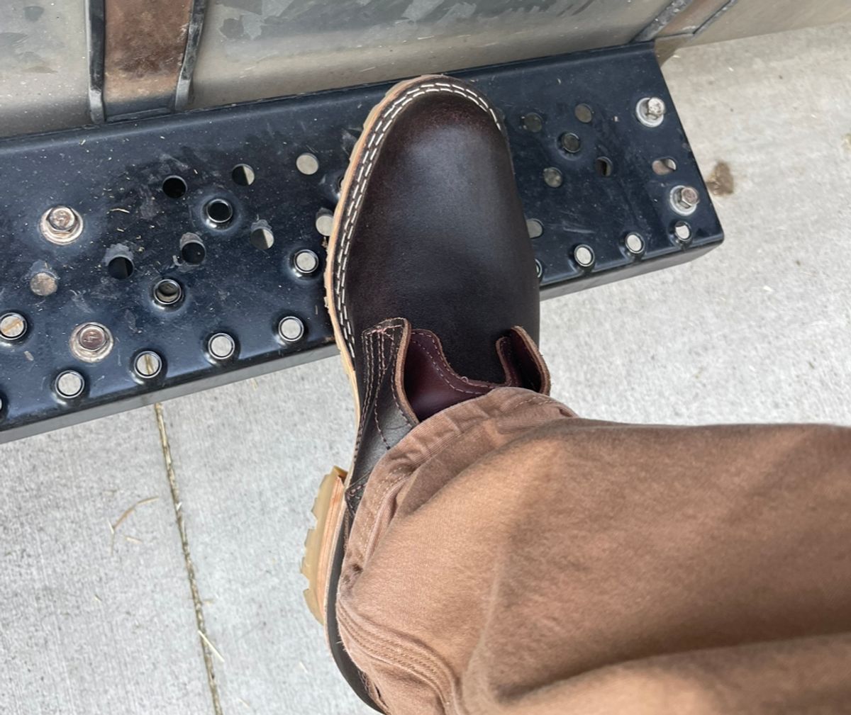 Photo by staceydude on October 2, 2023 of the Nicks TankerPro in Horween Brown Waxed Flesh.