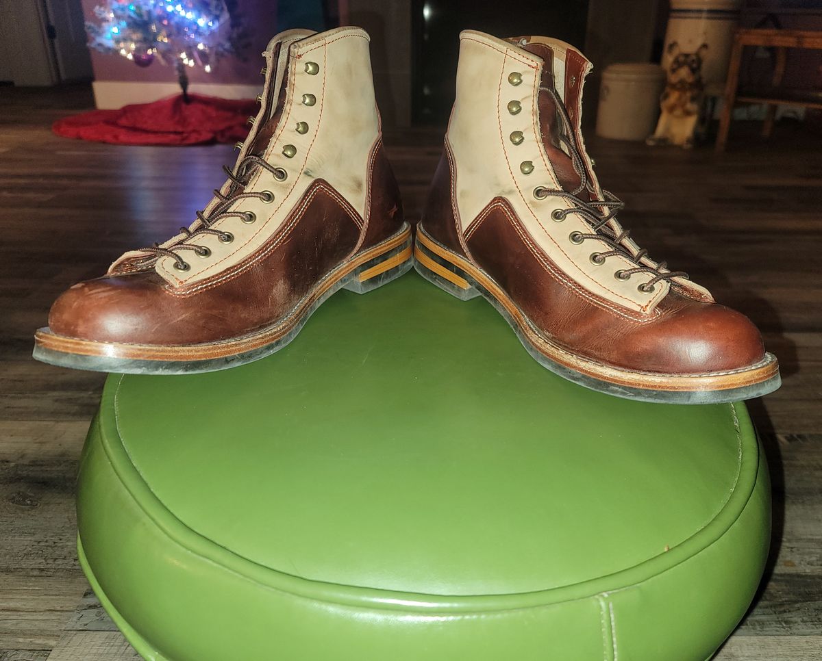 Photo by MrRingo on December 8, 2023 of the TAFT Model 007 in Cherry Oil Tan.