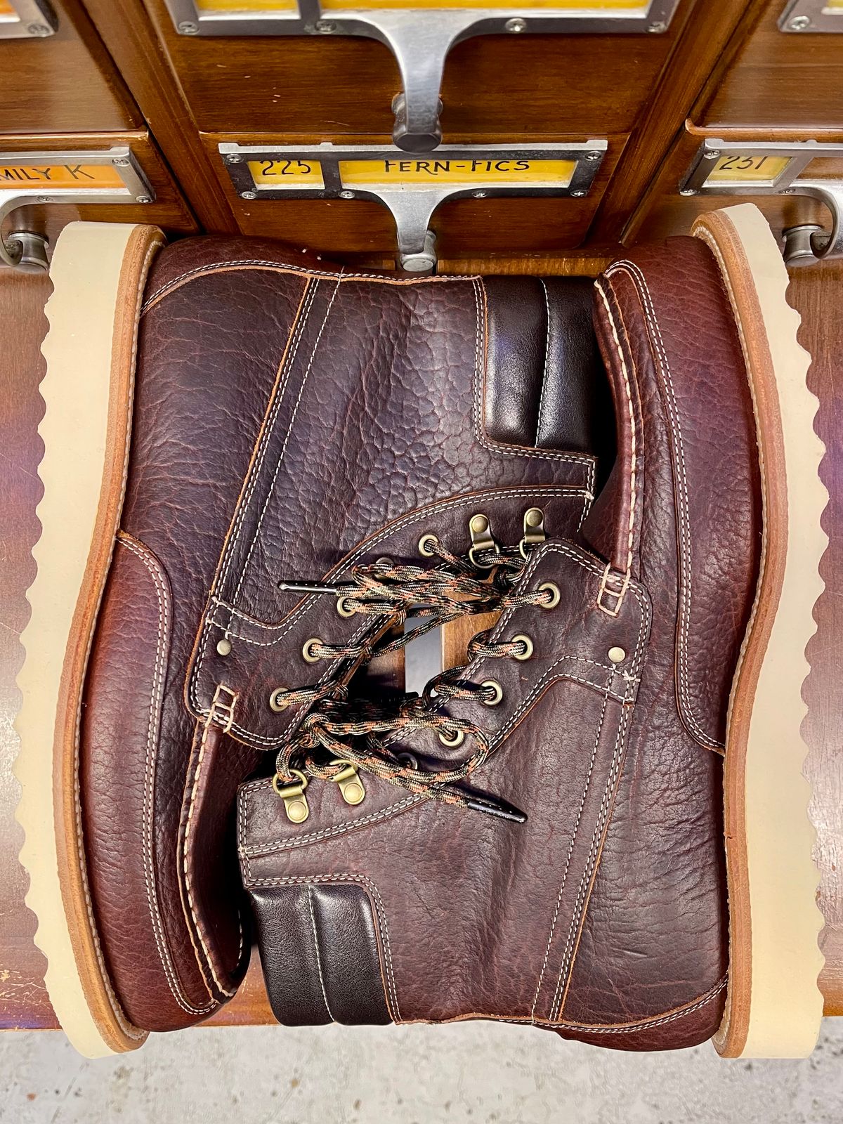 Photo by bootsandblocks on October 1, 2022 of the Grant Stone Field Boot in Seidel Walnut Bison.