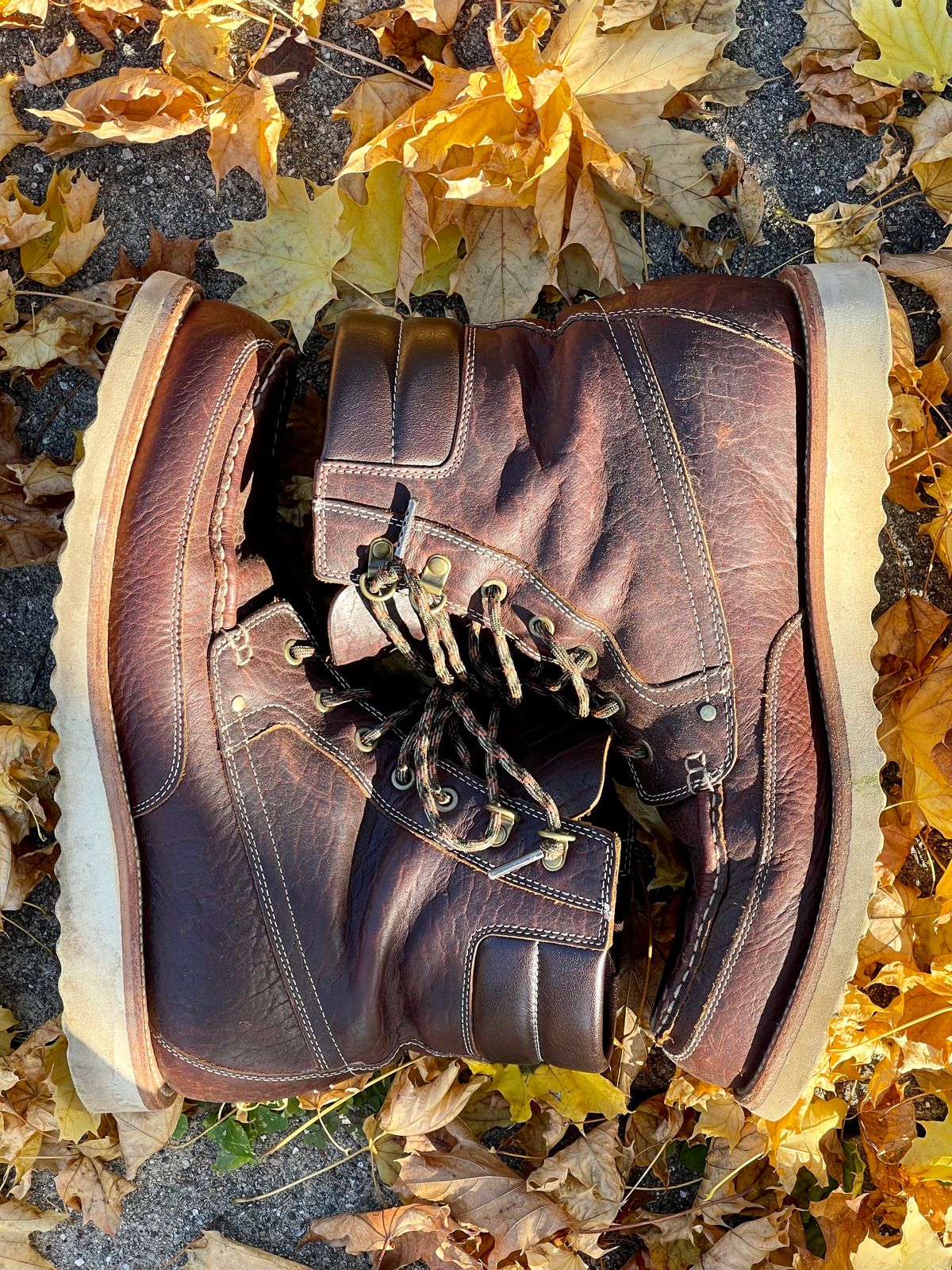 Photo by bootsandblocks on November 3, 2022 of the Grant Stone Field Boot in Seidel Walnut Bison.