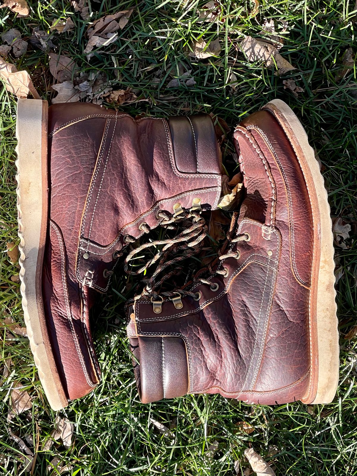 Photo by bootsandblocks on December 3, 2022 of the Grant Stone Field Boot in Seidel Walnut Bison.