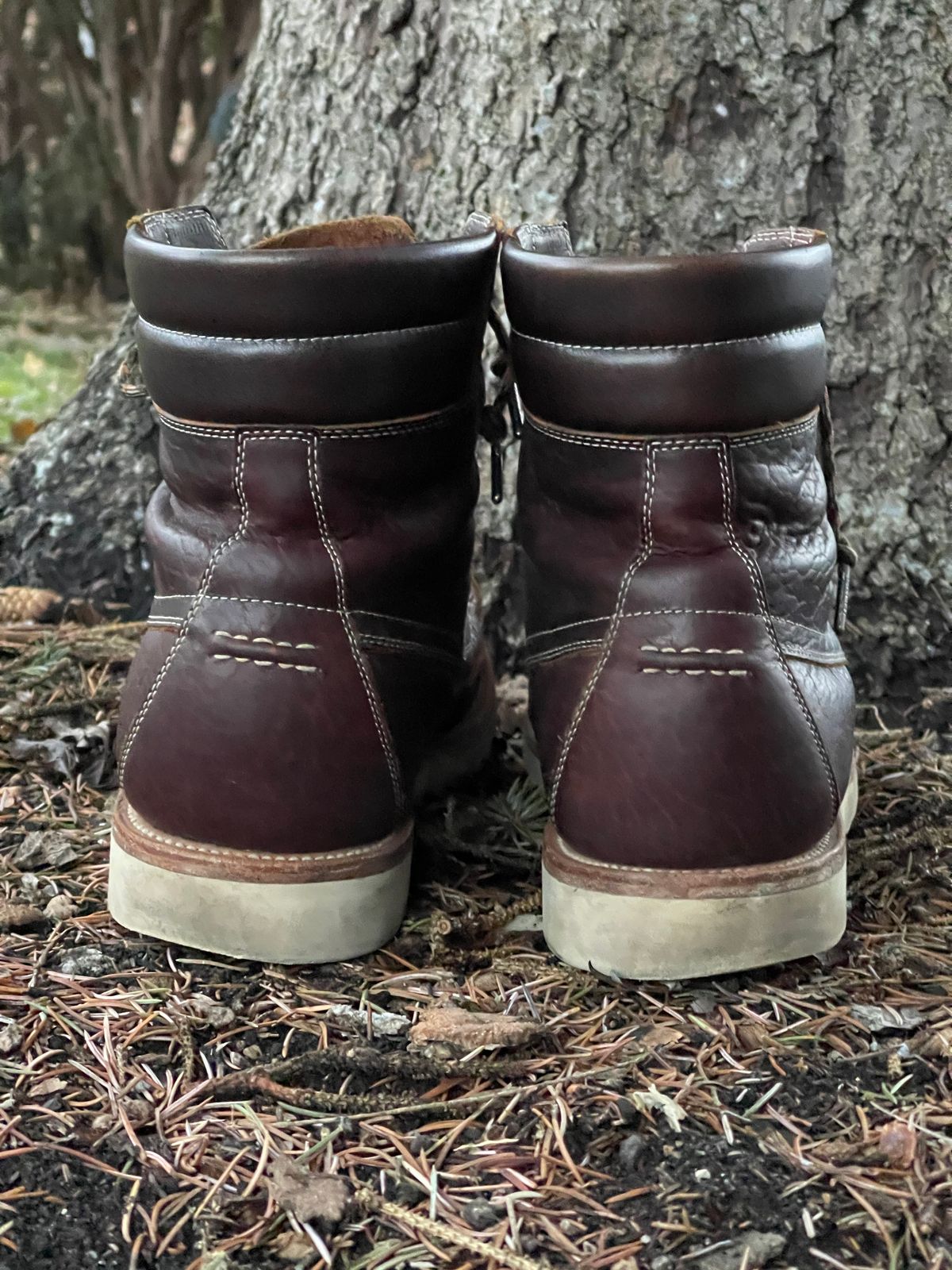 Photo by bootsandblocks on January 4, 2023 of the Grant Stone Field Boot in Seidel Walnut Bison.