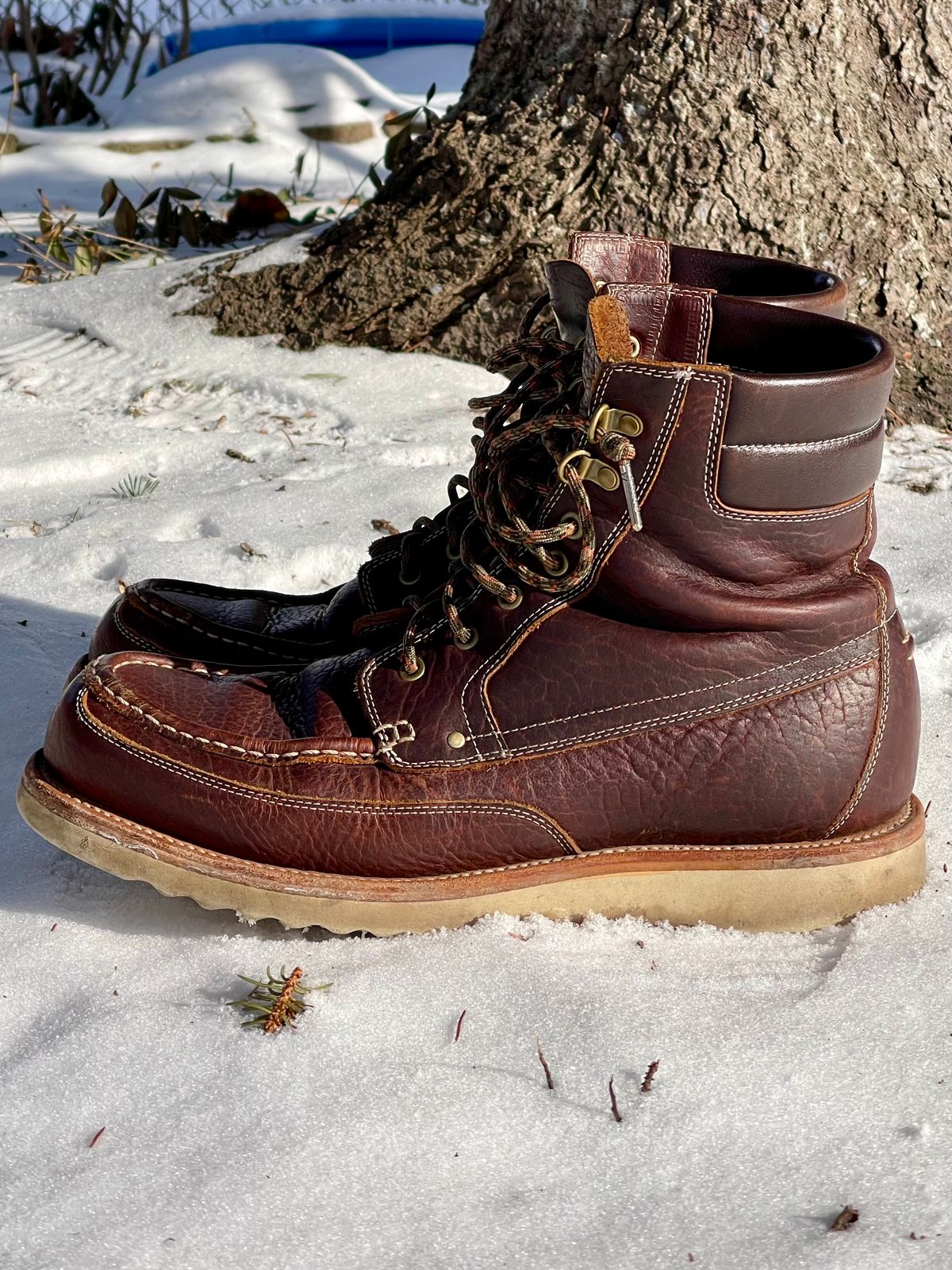 Photo by bootsandblocks on February 1, 2023 of the Grant Stone Field Boot in Seidel Walnut Bison.
