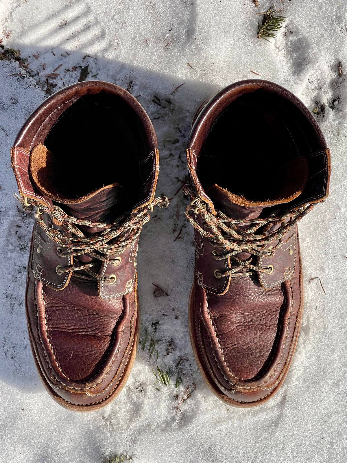 Photo by bootsandblocks on February 1, 2023 of the Grant Stone Field Boot in Seidel Walnut Bison.