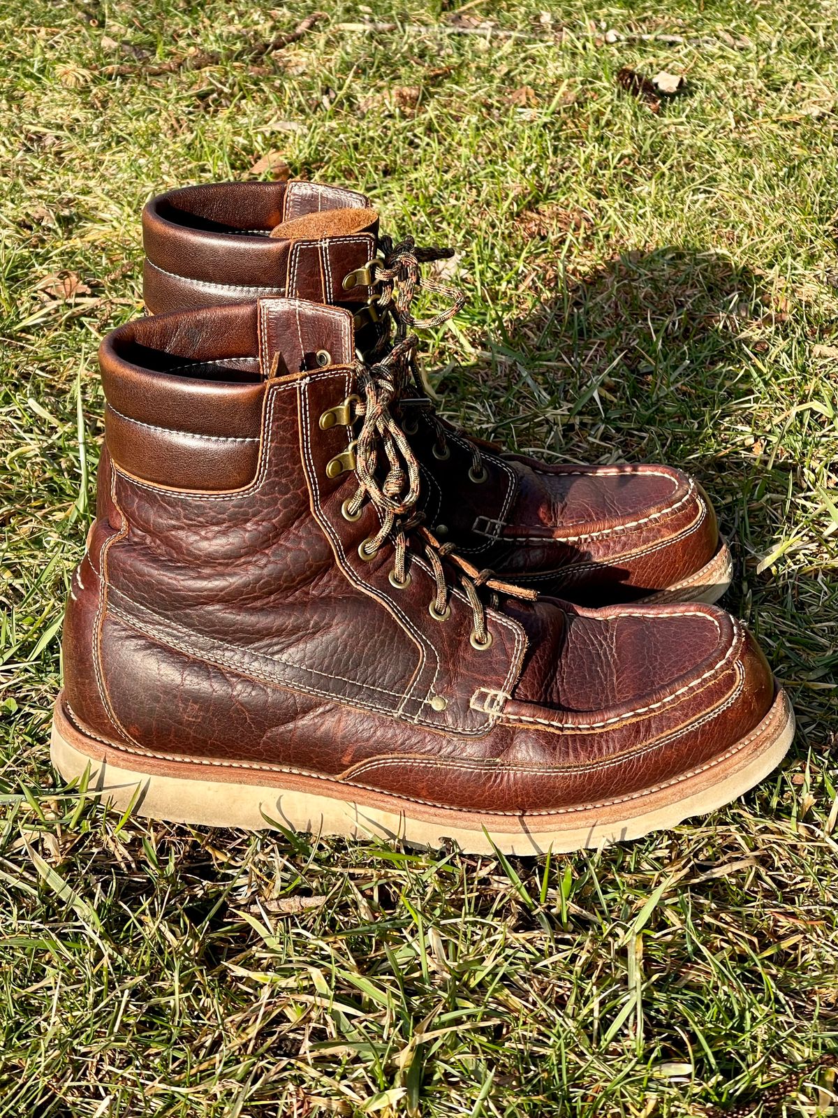 Photo by bootsandblocks on March 1, 2023 of the Grant Stone Field Boot in Seidel Walnut Bison.