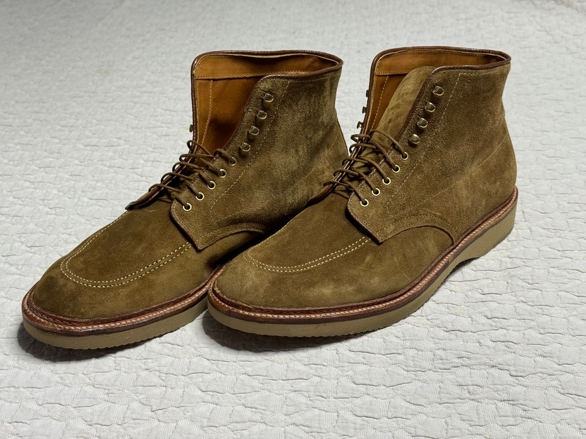 Photo by bootsandblocks on July 23, 2024 of the Alden Indy Boot in Snuff Suede.