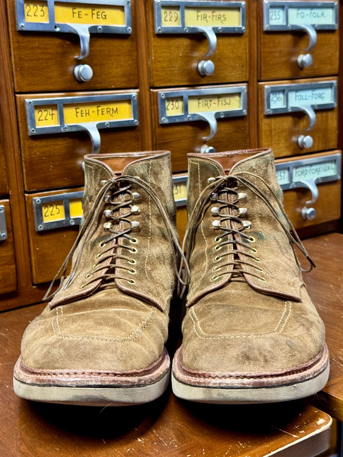 Photo by bootsandblocks on February 3, 2025 of the Alden Indy Boot in Snuff Suede.