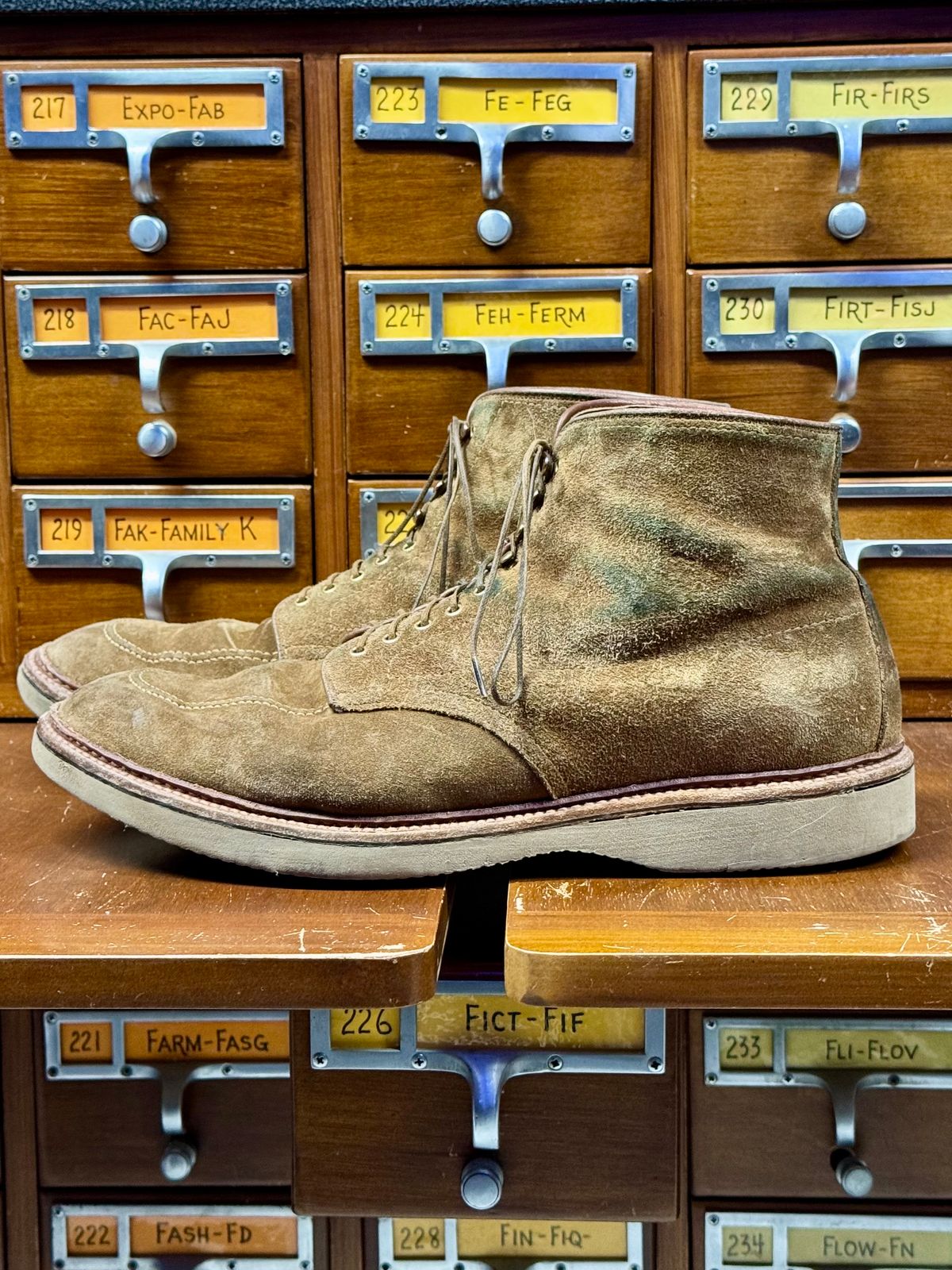 Photo by bootsandblocks on February 3, 2025 of the Alden Indy Boot in Snuff Suede.