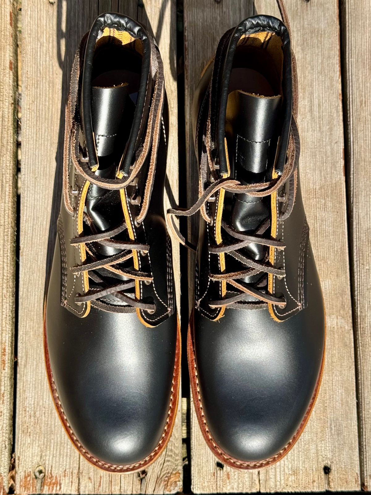 Photo by bootsandblocks on October 11, 2024 of the Red Wing Beckman Flatbox in S.B. Foot Black Klondike.