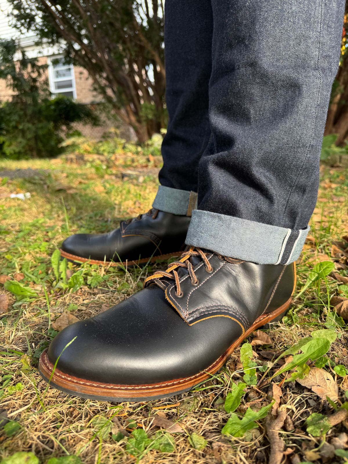 Photo by bootsandblocks on October 13, 2024 of the Red Wing Beckman Flatbox in S.B. Foot Black Klondike.