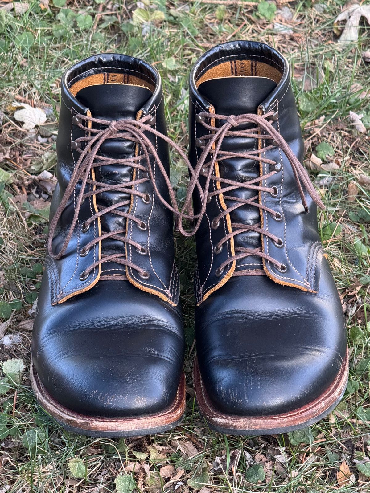 Photo by bootsandblocks on December 2, 2024 of the Red Wing Beckman Flatbox in S.B. Foot Black Klondike.