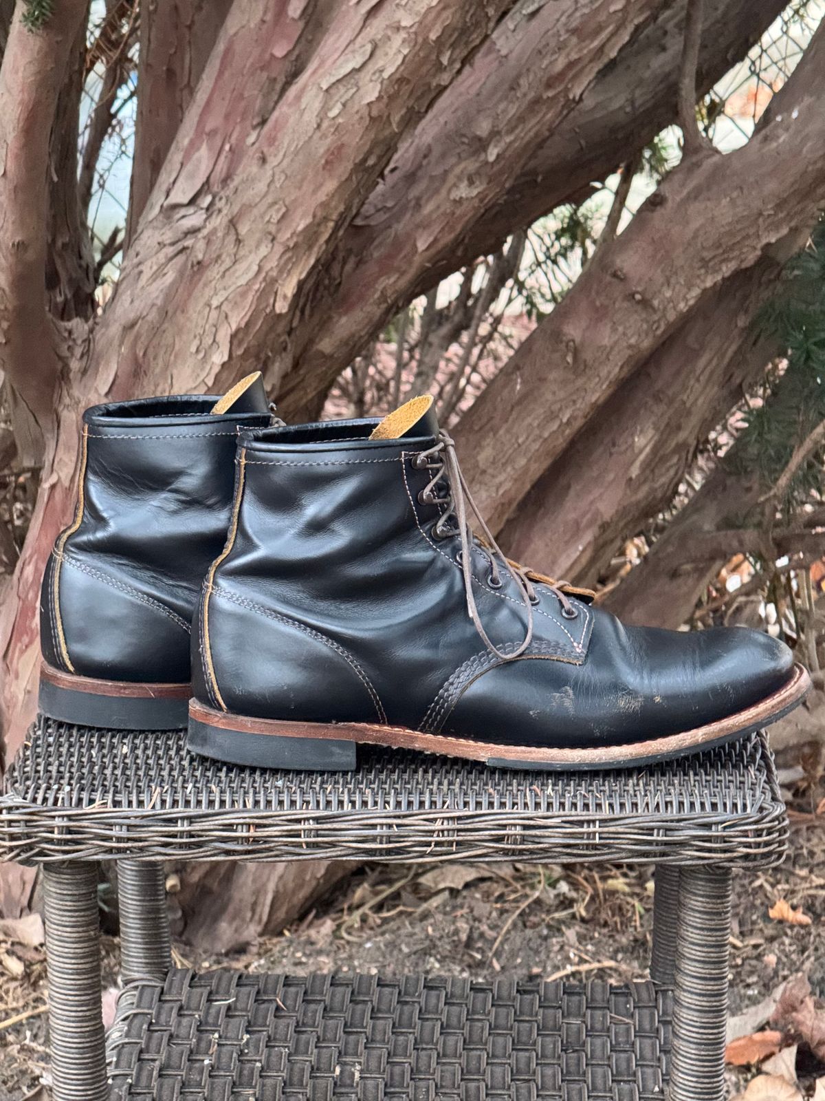 Photo by bootsandblocks on January 5, 2025 of the Red Wing Beckman Flatbox in S.B. Foot Black Klondike.
