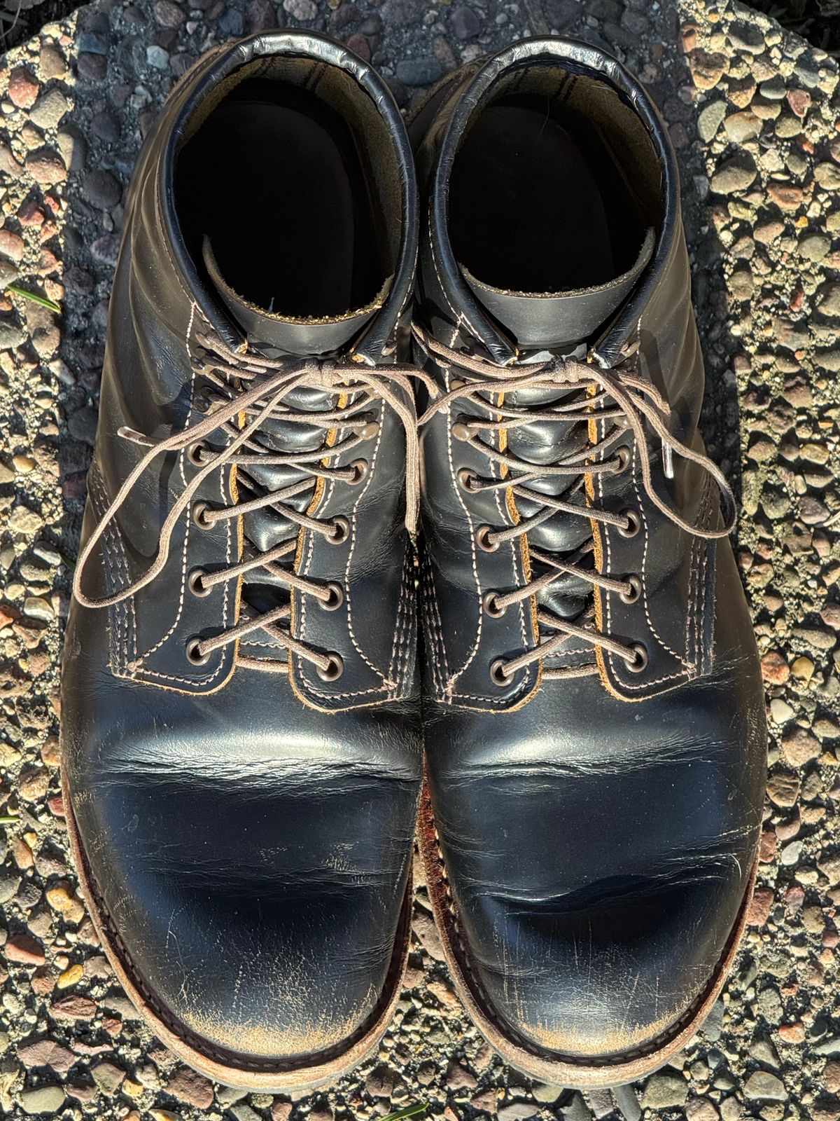 Photo by bootsandblocks on February 4, 2025 of the Red Wing Beckman Flatbox in S.B. Foot Black Klondike.