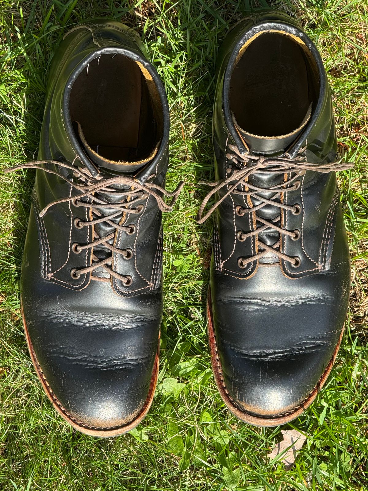 Photo by bootsandblocks on April 1, 2025 of the Red Wing Beckman Flatbox in S.B. Foot Black Klondike.