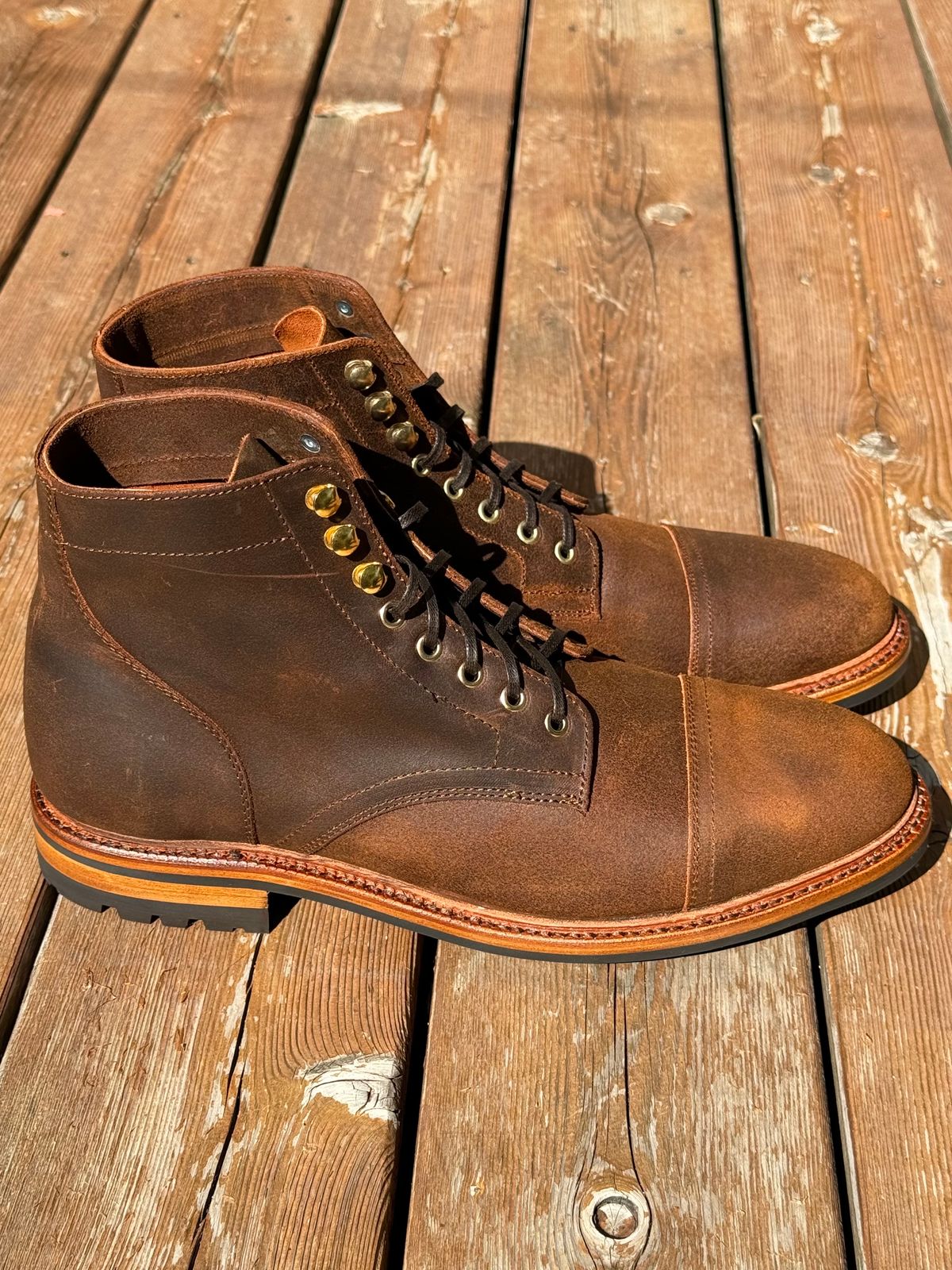 Photo by bootsandblocks on October 1, 2023 of the Parkhurst The Richmond in Rust Waxy.