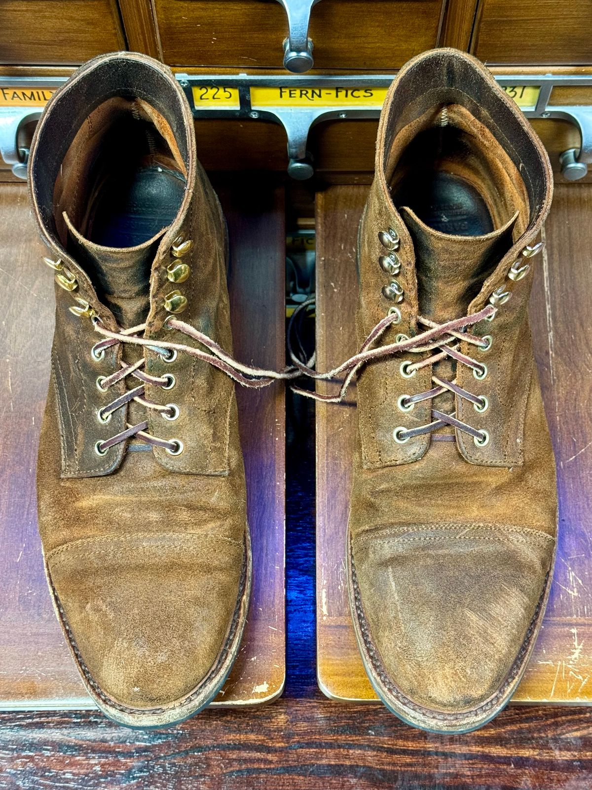 Photo by bootsandblocks on January 6, 2024 of the Parkhurst The Richmond in Rust Waxy.