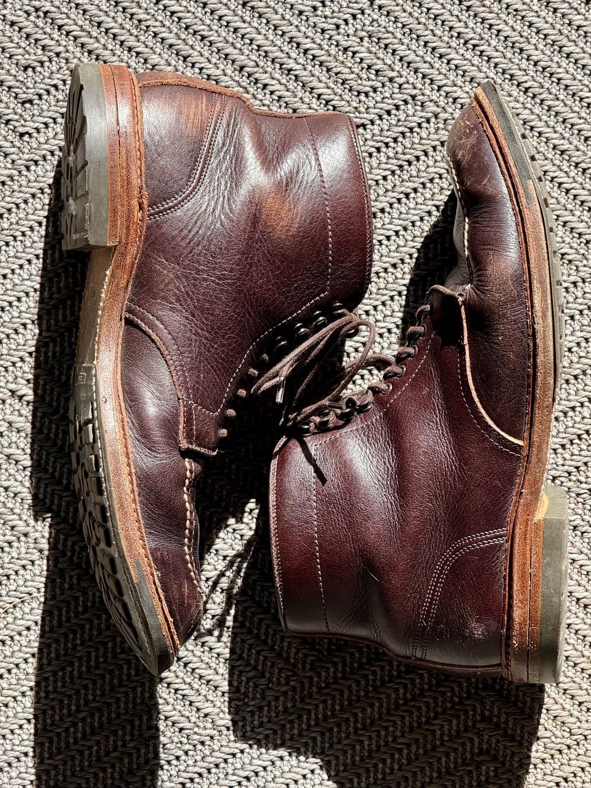 Photo by bootsandblocks on November 3, 2025 of the Alden Indy Boot in Horween Arabica Lux Calfskin.
