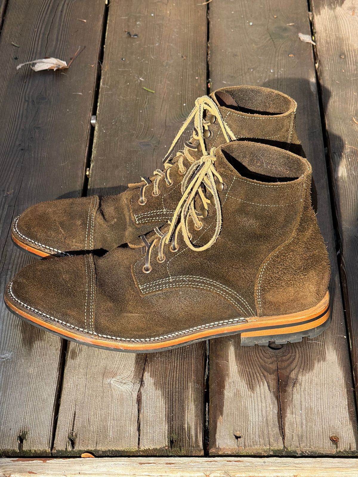 Photo by bootsandblocks on January 5, 2026 of the Parkhurst The Richmond Stitchdown in Dark Olive Waxed Roughout.