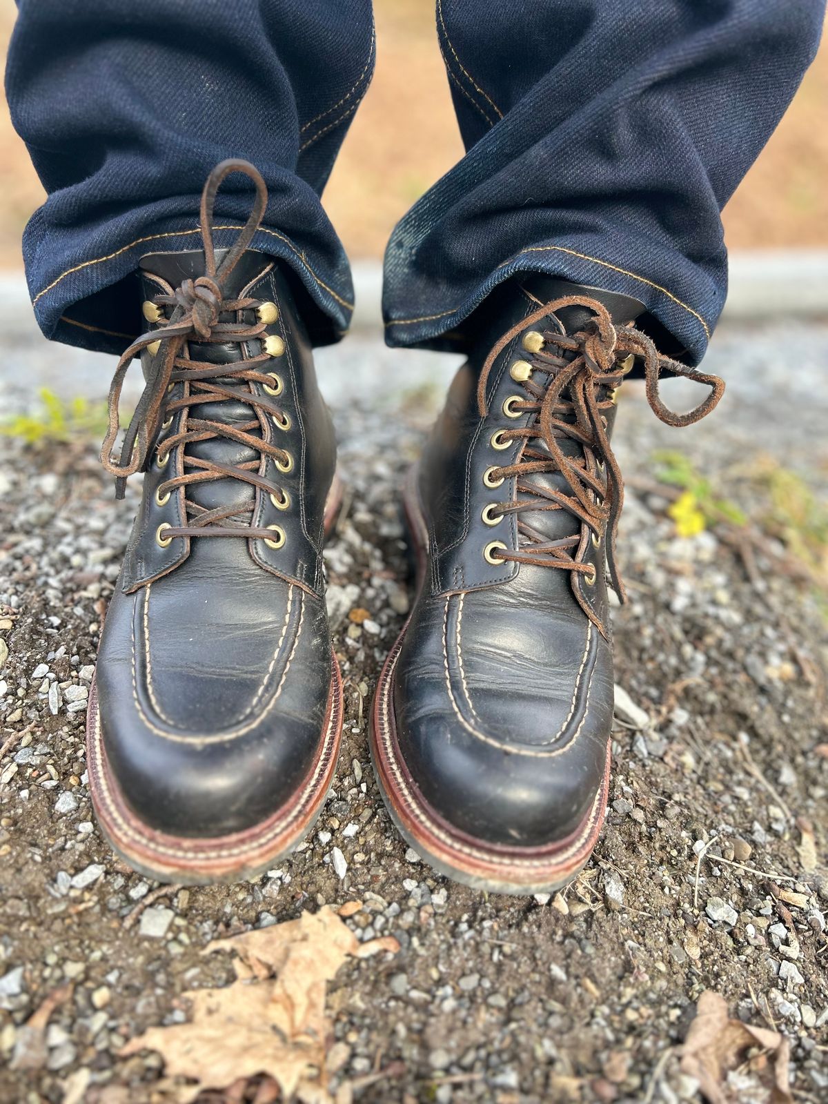 Photo by ezroller on January 14, 2024 of the Grant Stone Brass Boot in Horween Black Chromexcel.