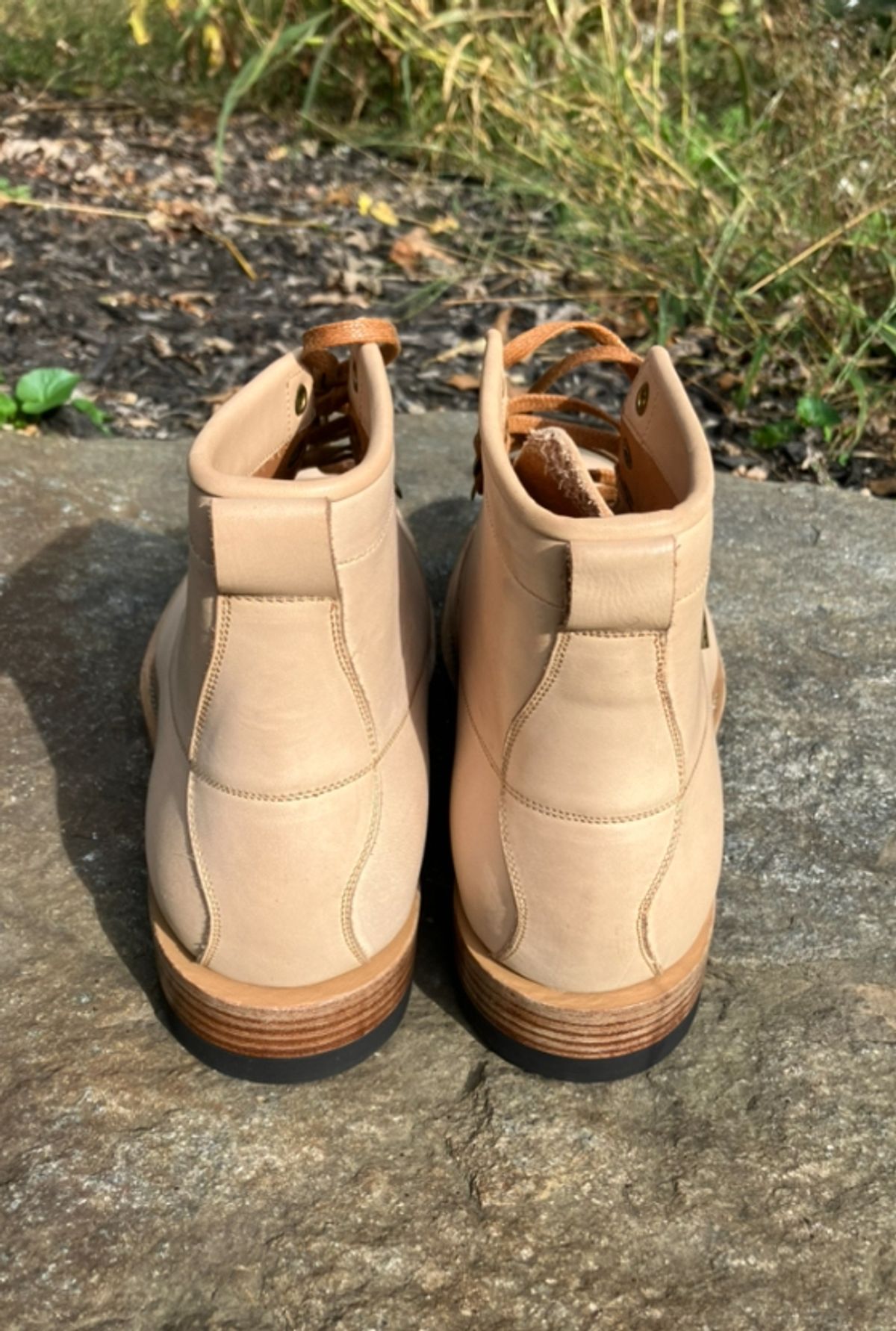 Photo by Bobs0108 on October 1, 2024 of the Sagara Cordmaster in Indonesian Natural Veg Tan.