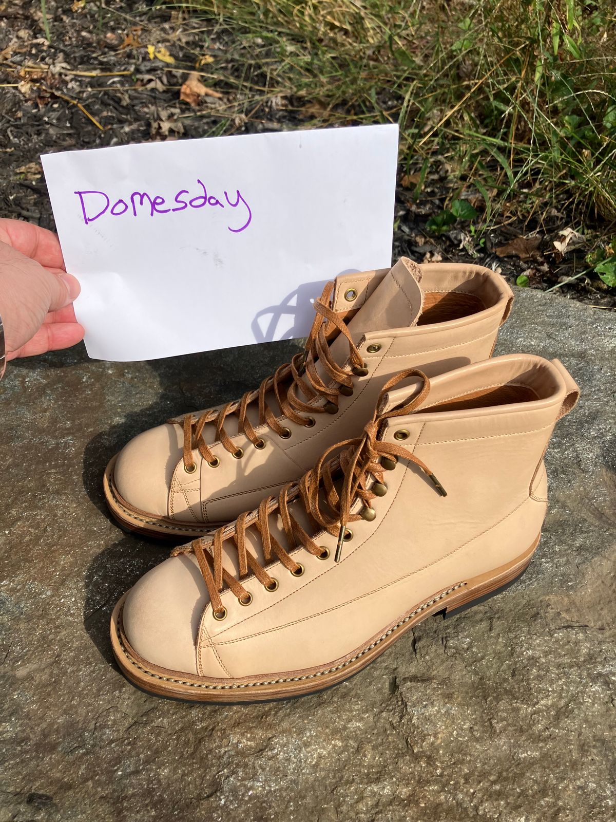 Photo by Bobs0108 on October 1, 2024 of the Sagara Cordmaster in Indonesian Natural Veg Tan.