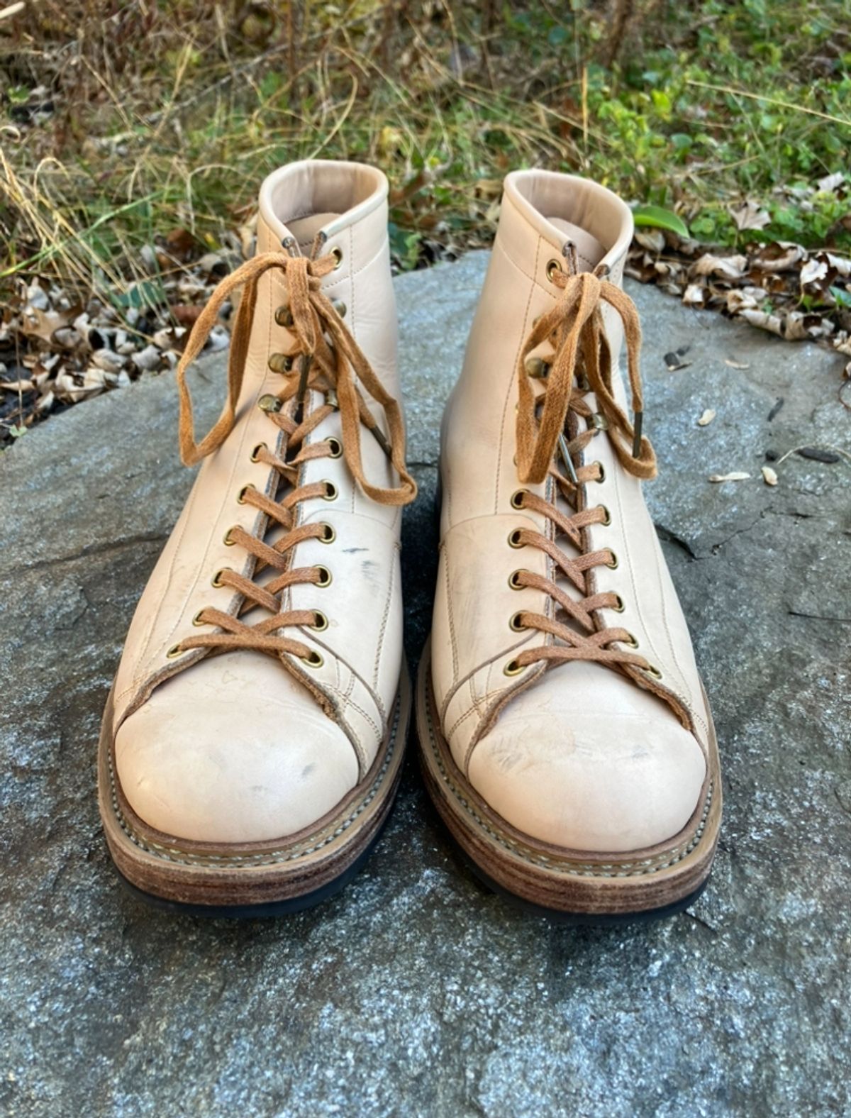 Photo by Bobs0108 on November 1, 2024 of the Sagara Cordmaster in Indonesian Natural Veg Tan.