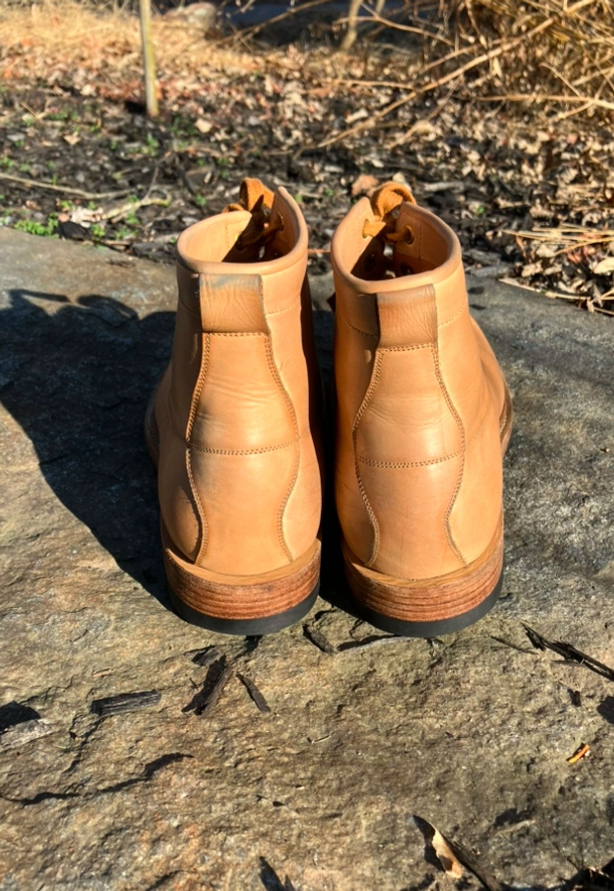 Photo by Bobs0108 on December 1, 2024 of the Sagara Cordmaster in Indonesian Natural Veg Tan.