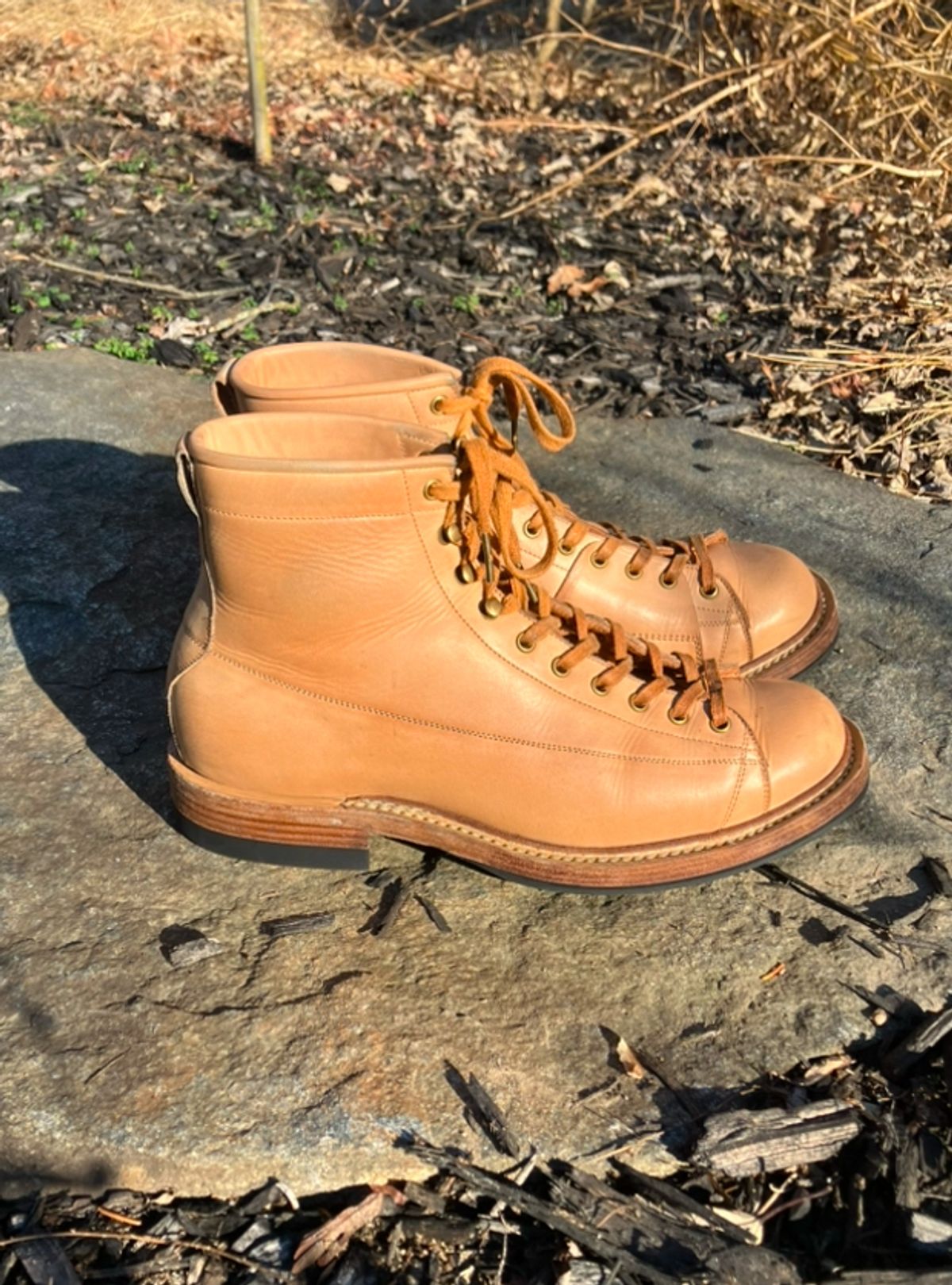 Photo by Bobs0108 on December 1, 2024 of the Sagara Cordmaster in Indonesian Natural Veg Tan.