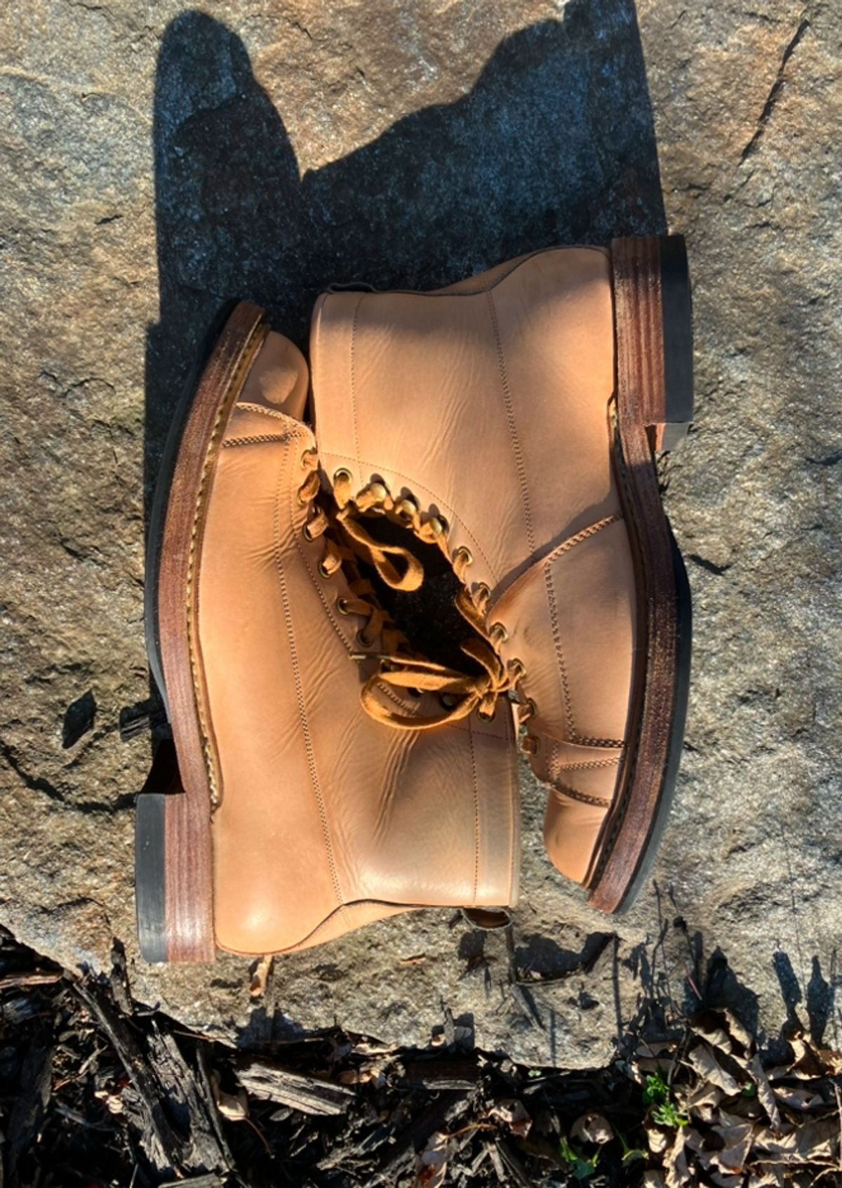 Photo by Bobs0108 on December 1, 2024 of the Sagara Cordmaster in Indonesian Natural Veg Tan.