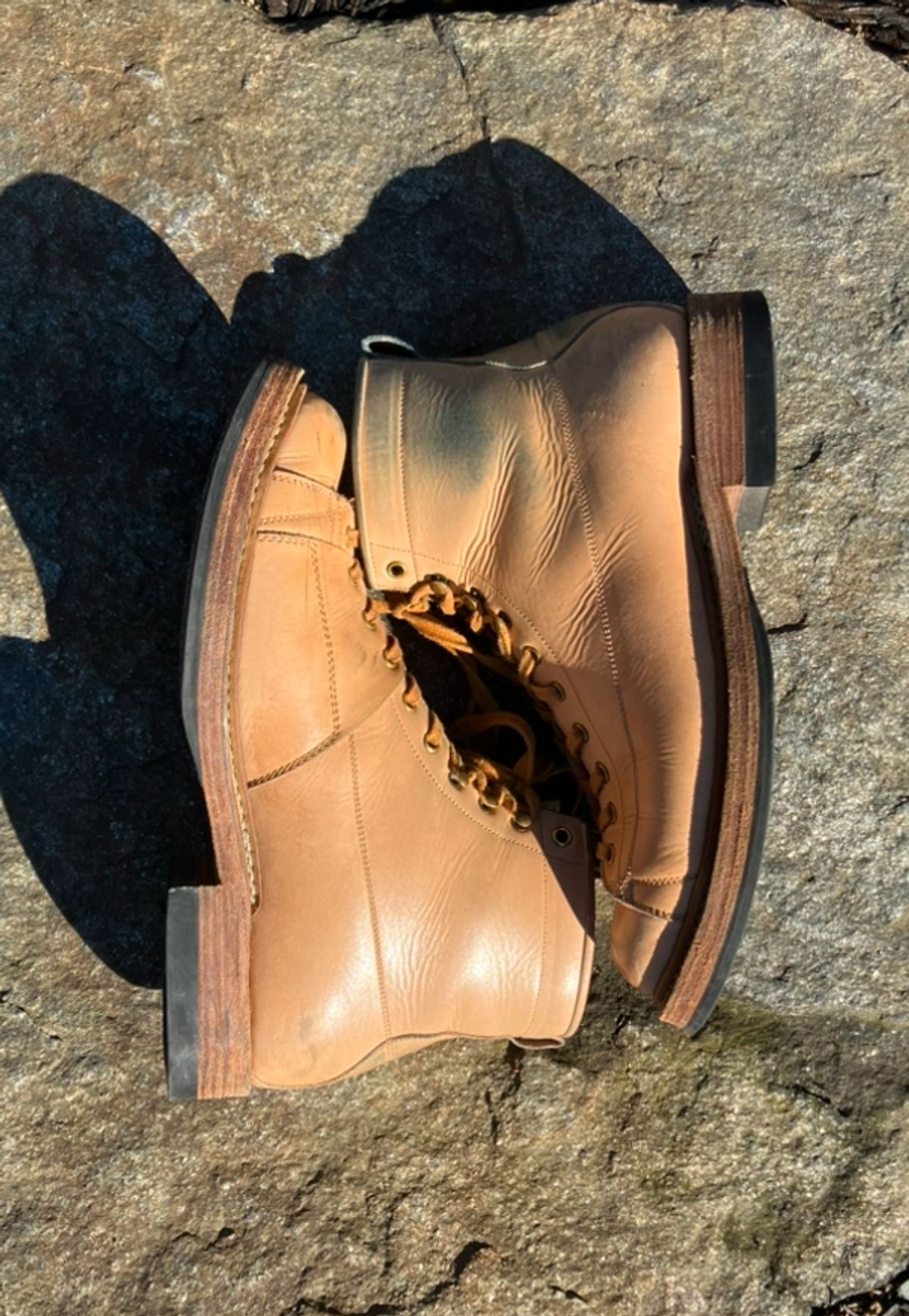 Photo by Bobs0108 on February 1, 2025 of the Sagara Cordmaster in Indonesian Natural Veg Tan.