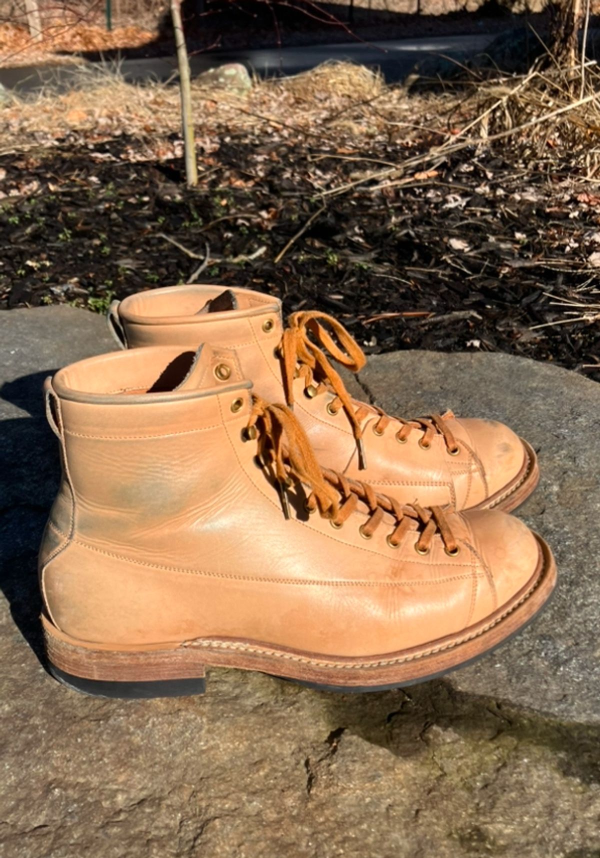 Photo by Bobs0108 on February 1, 2025 of the Sagara Cordmaster in Indonesian Natural Veg Tan.