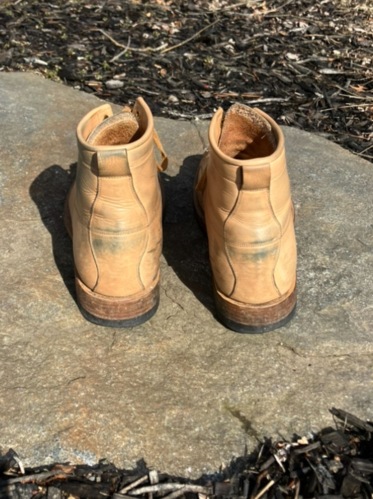 Photo by Bobs0108 on March 1, 2025 of the Sagara Cordmaster in Indonesian Natural Veg Tan.