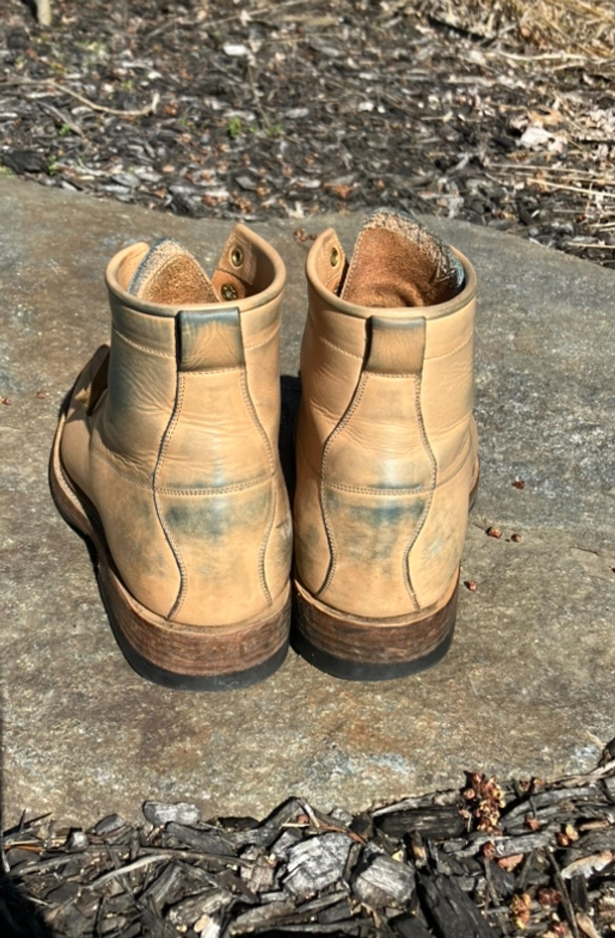 Photo by Bobs0108 on April 1, 2025 of the Sagara Cordmaster in Indonesian Natural Veg Tan.