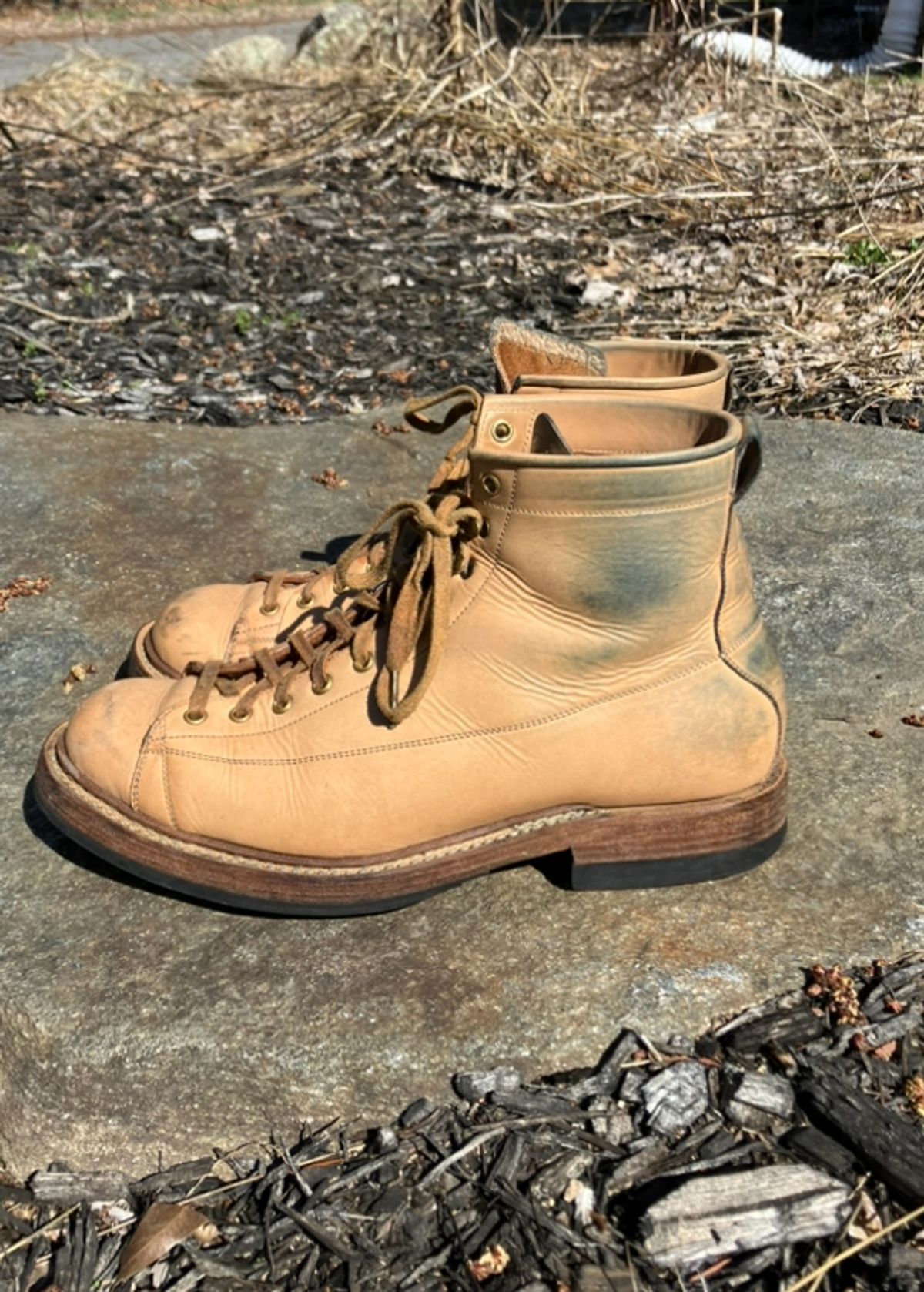 Photo by Bobs0108 on April 1, 2025 of the Sagara Cordmaster in Indonesian Natural Veg Tan.