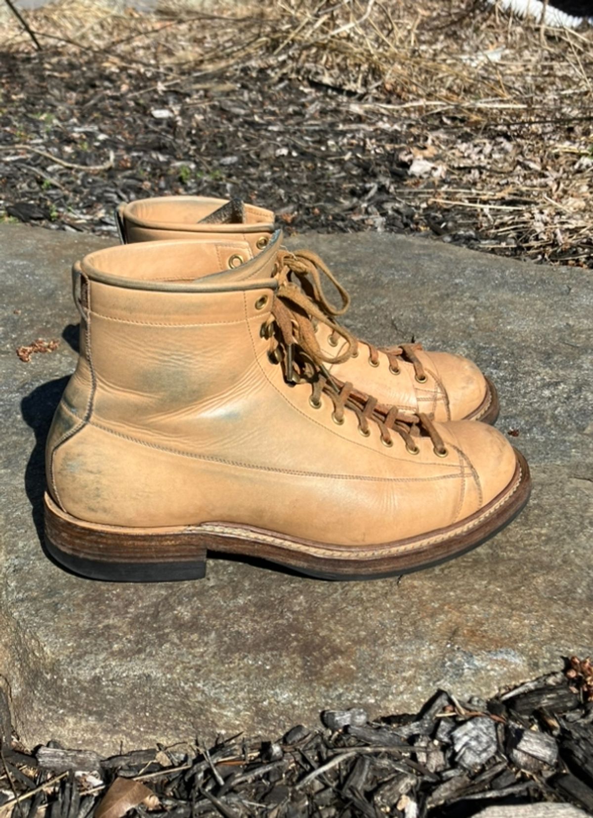 Photo by Bobs0108 on April 1, 2025 of the Sagara Cordmaster in Indonesian Natural Veg Tan.