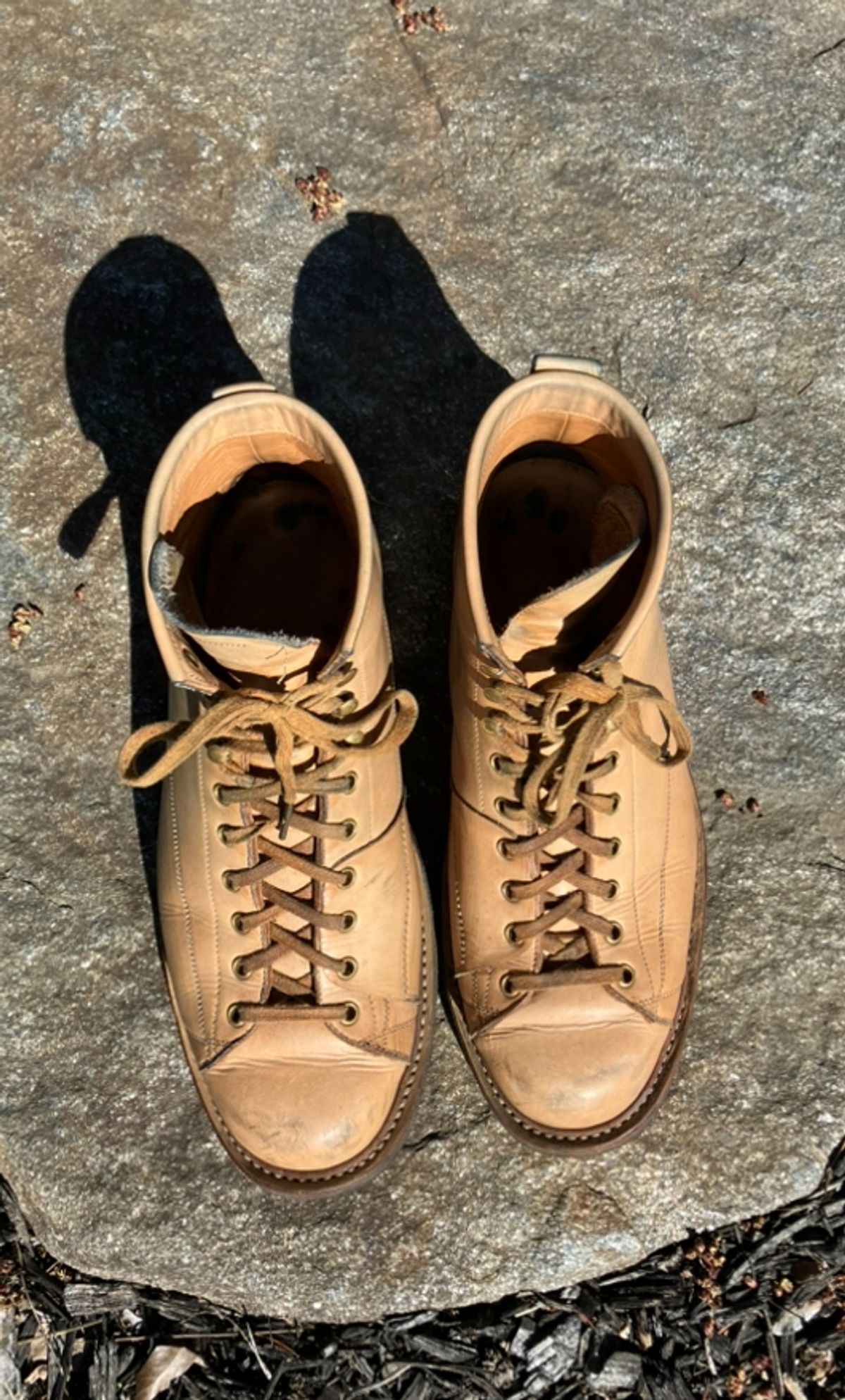 Photo by Bobs0108 on April 1, 2025 of the Sagara Cordmaster in Indonesian Natural Veg Tan.
