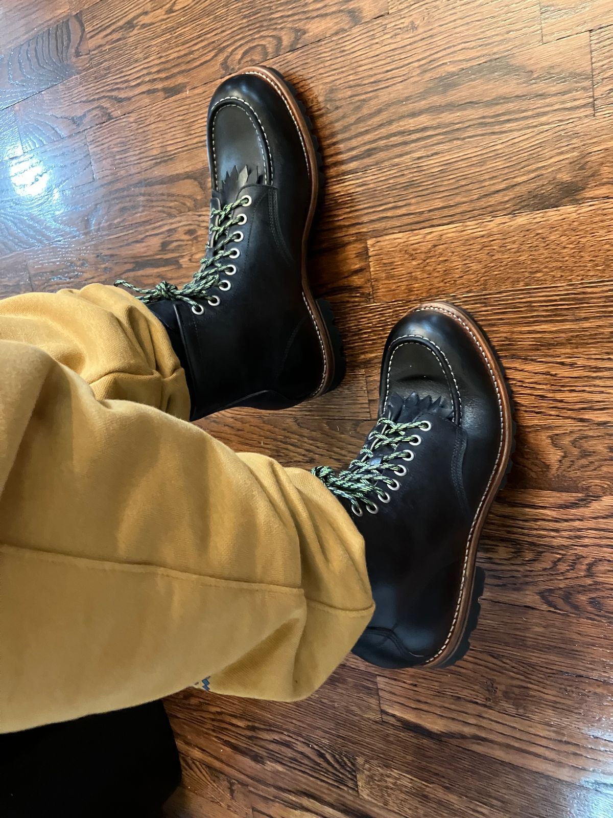Photo by Bobs0108 on October 1, 2023 of the Johnny Works RL01 in Unknown Leather.