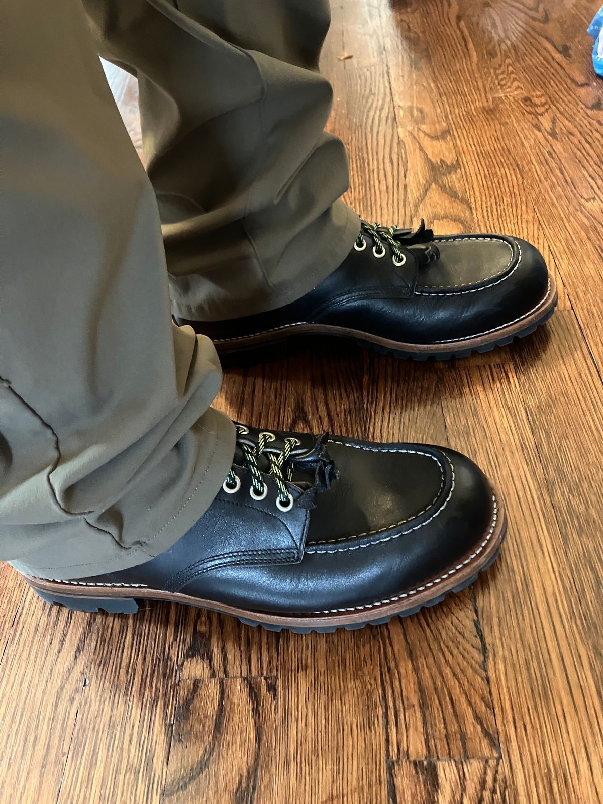 Photo by Bobs0108 on November 1, 2023 of the Johnny Works RL01 in Unknown Leather.